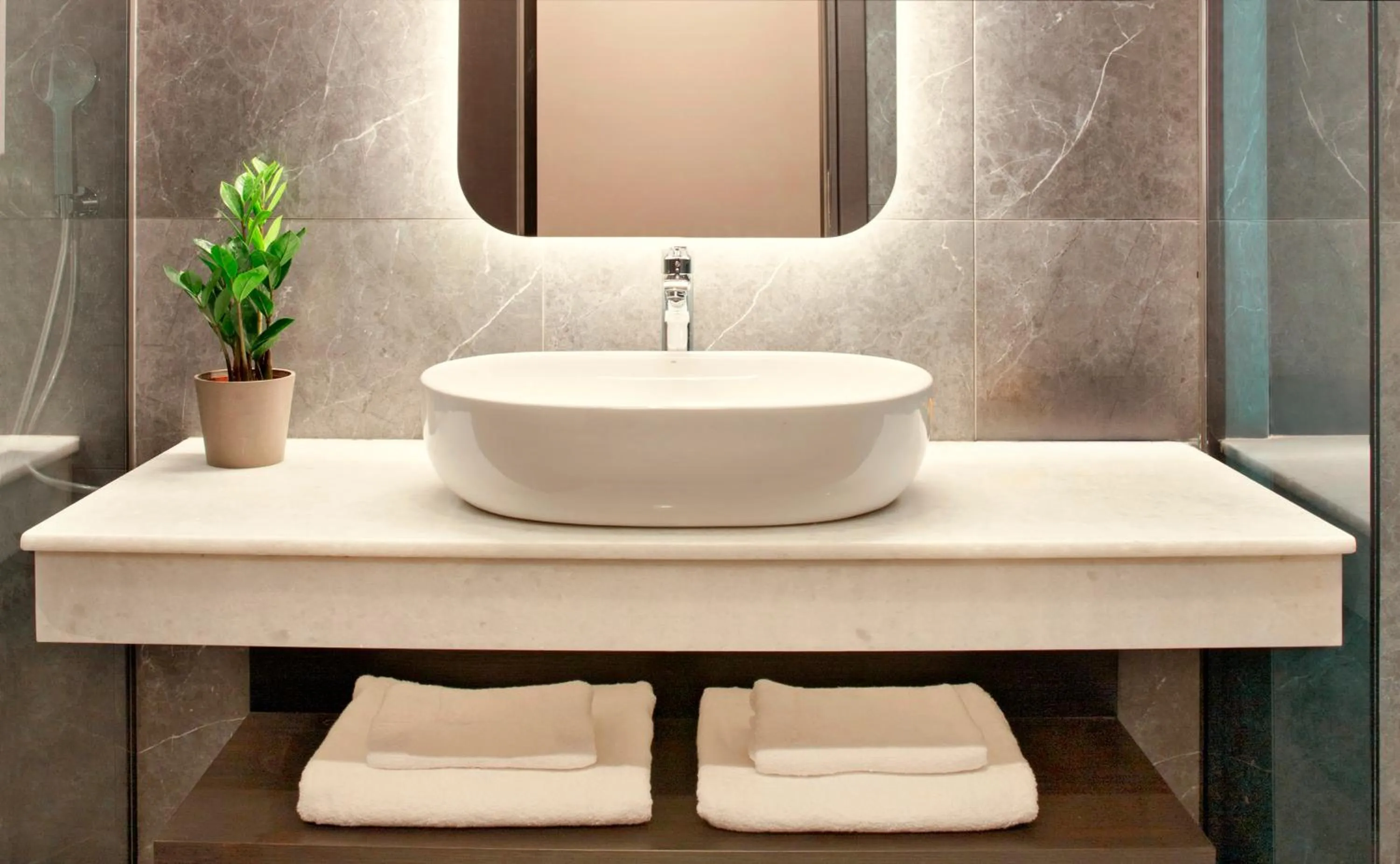 Zeus Essence Athens Central, former Athens Key