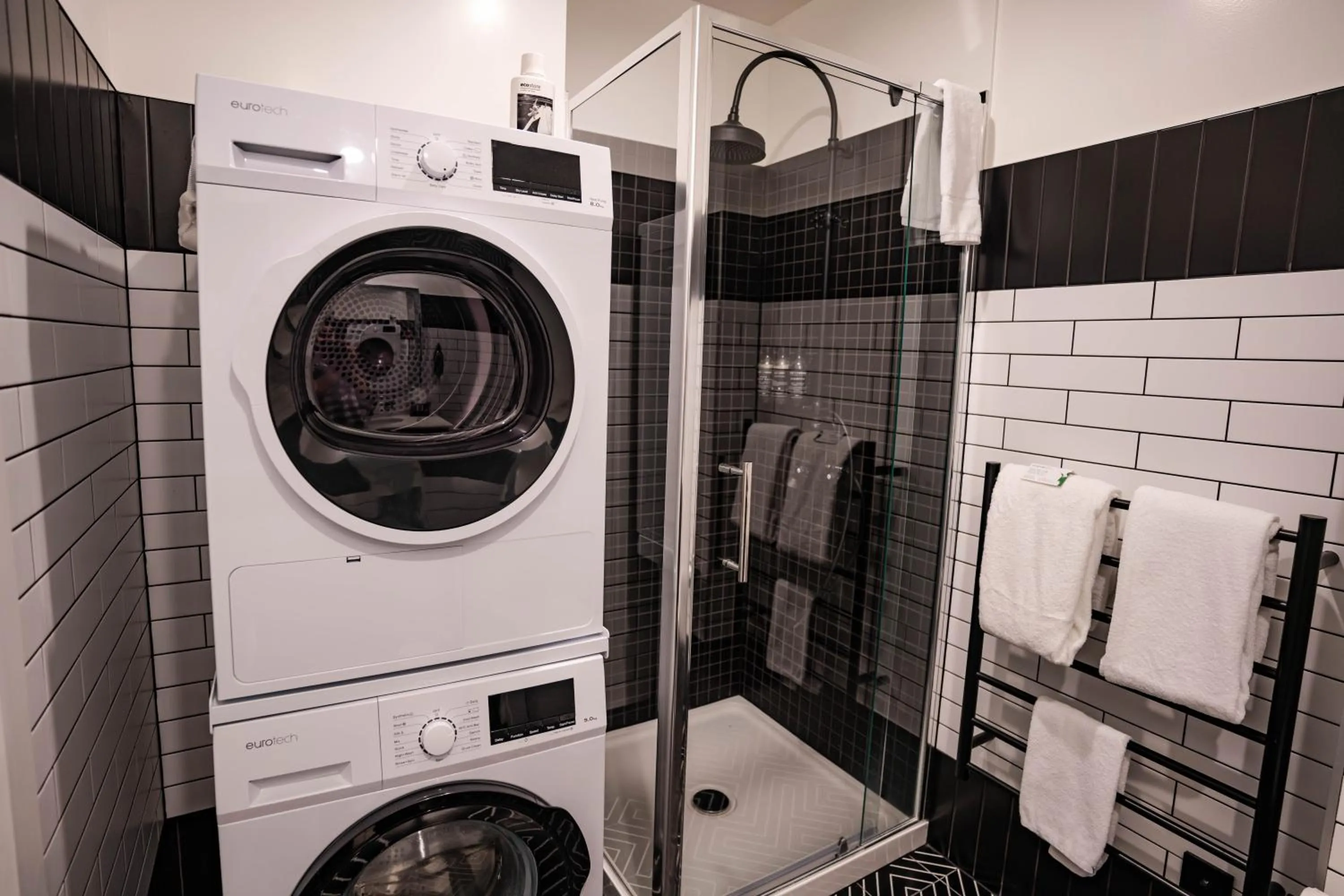 washing machine in TRYP by Wyndham Wellington, Tory Street