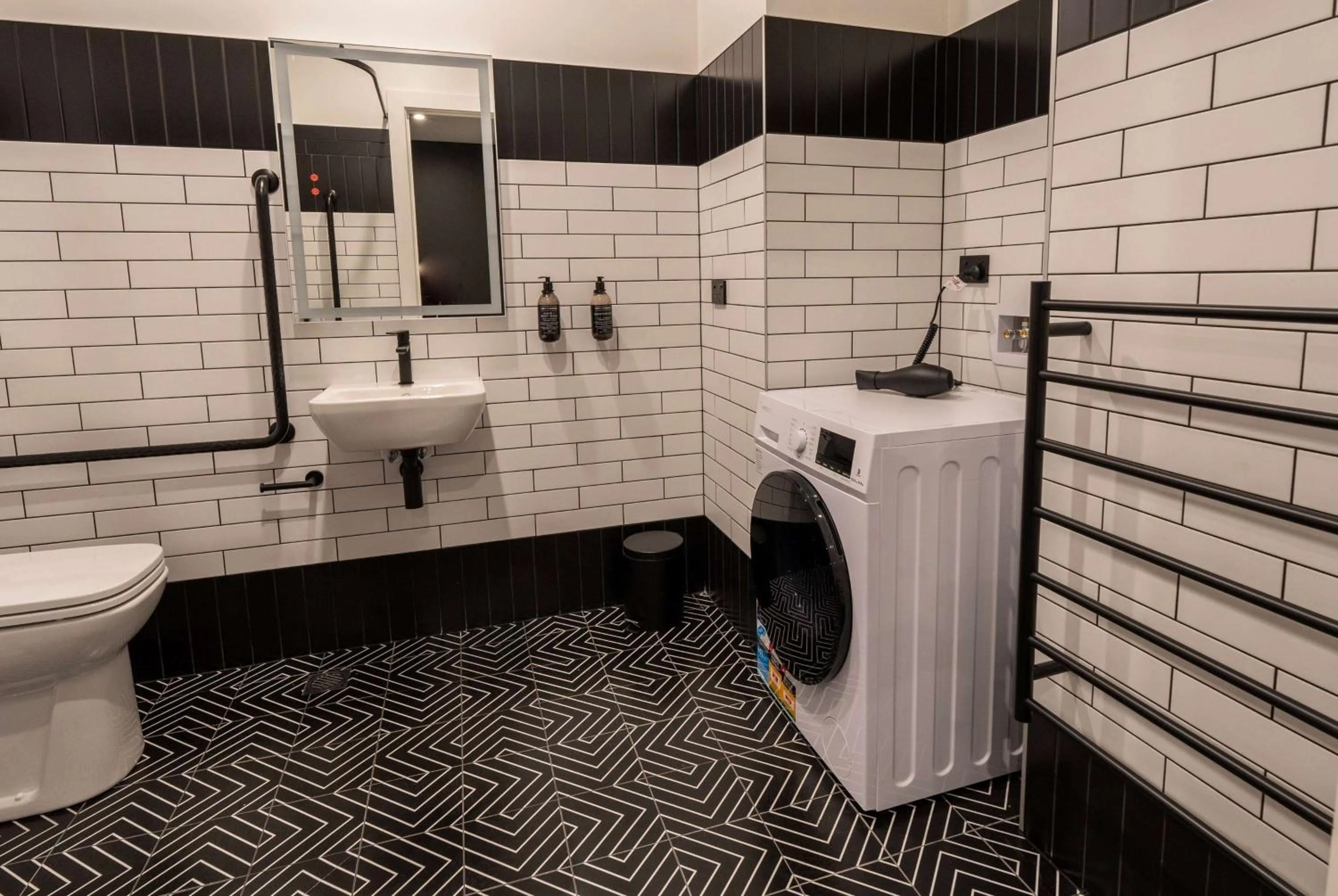 TV and multimedia in TRYP by Wyndham Wellington, Tory Street