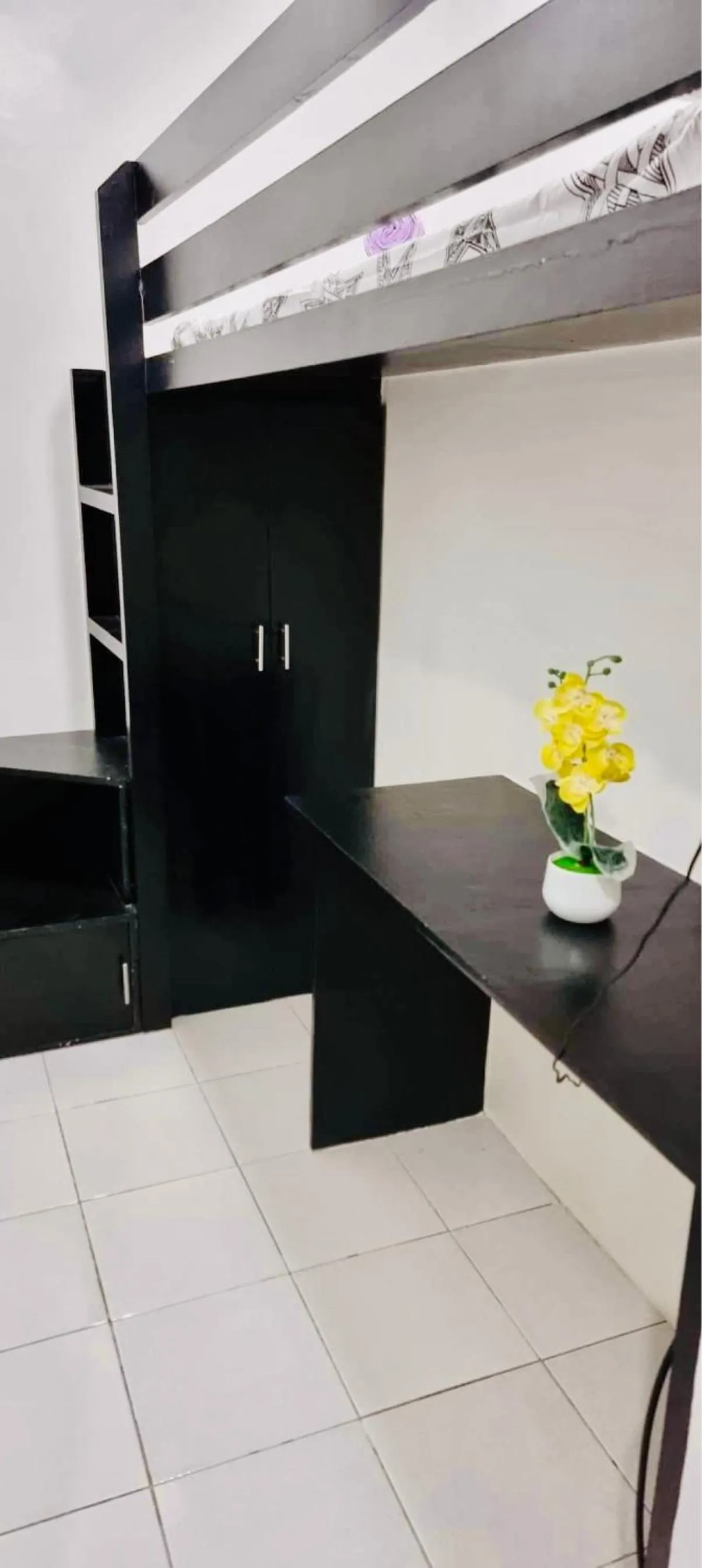 2 BR staycation beside Enchanted Kingdom