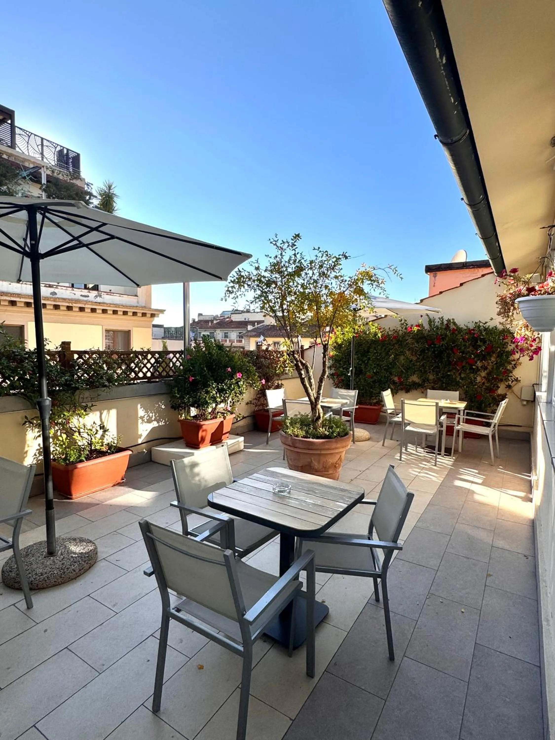 Balcony/Terrace in Garden Blue