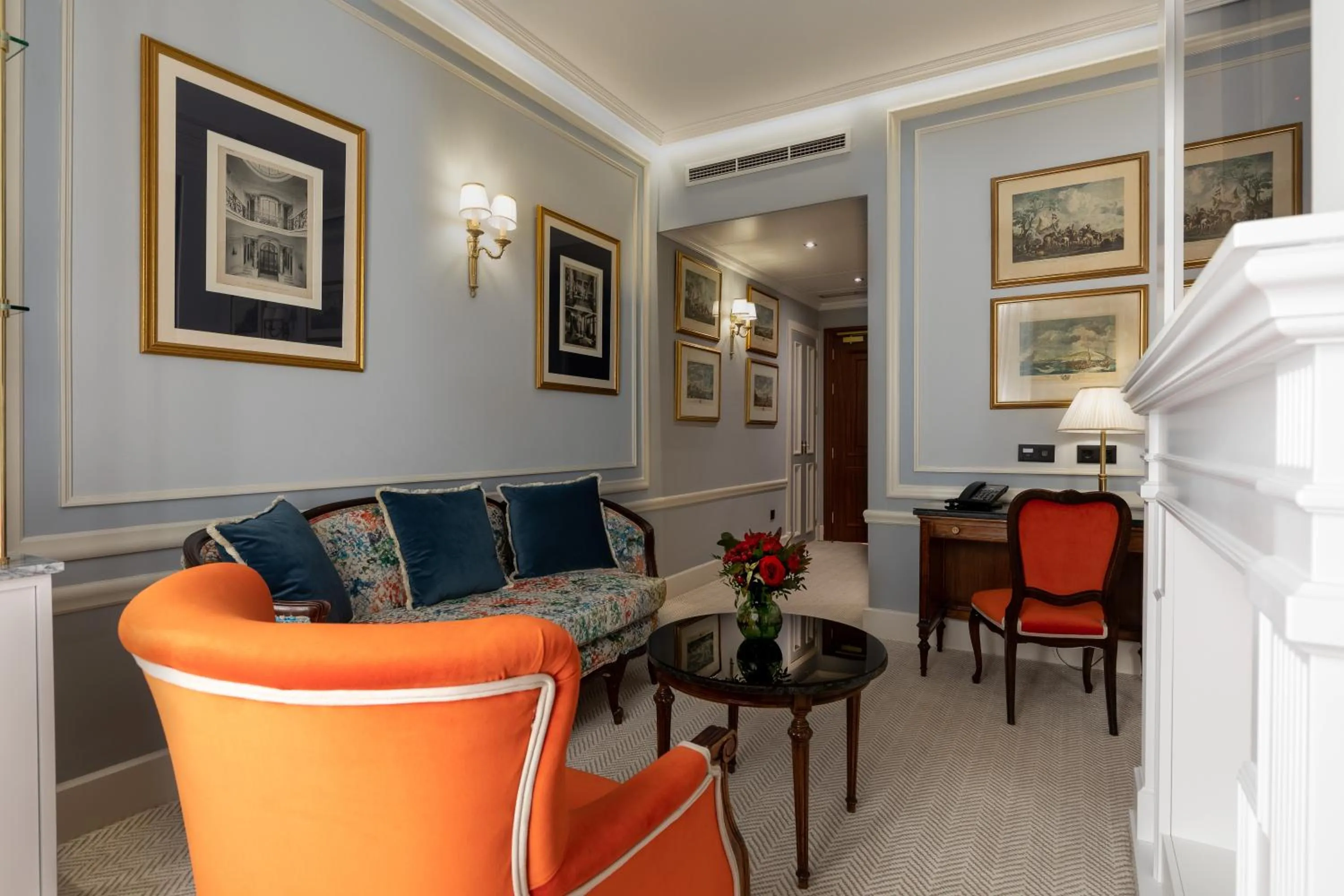 Seating area in Wellington Hotel & Spa Madrid