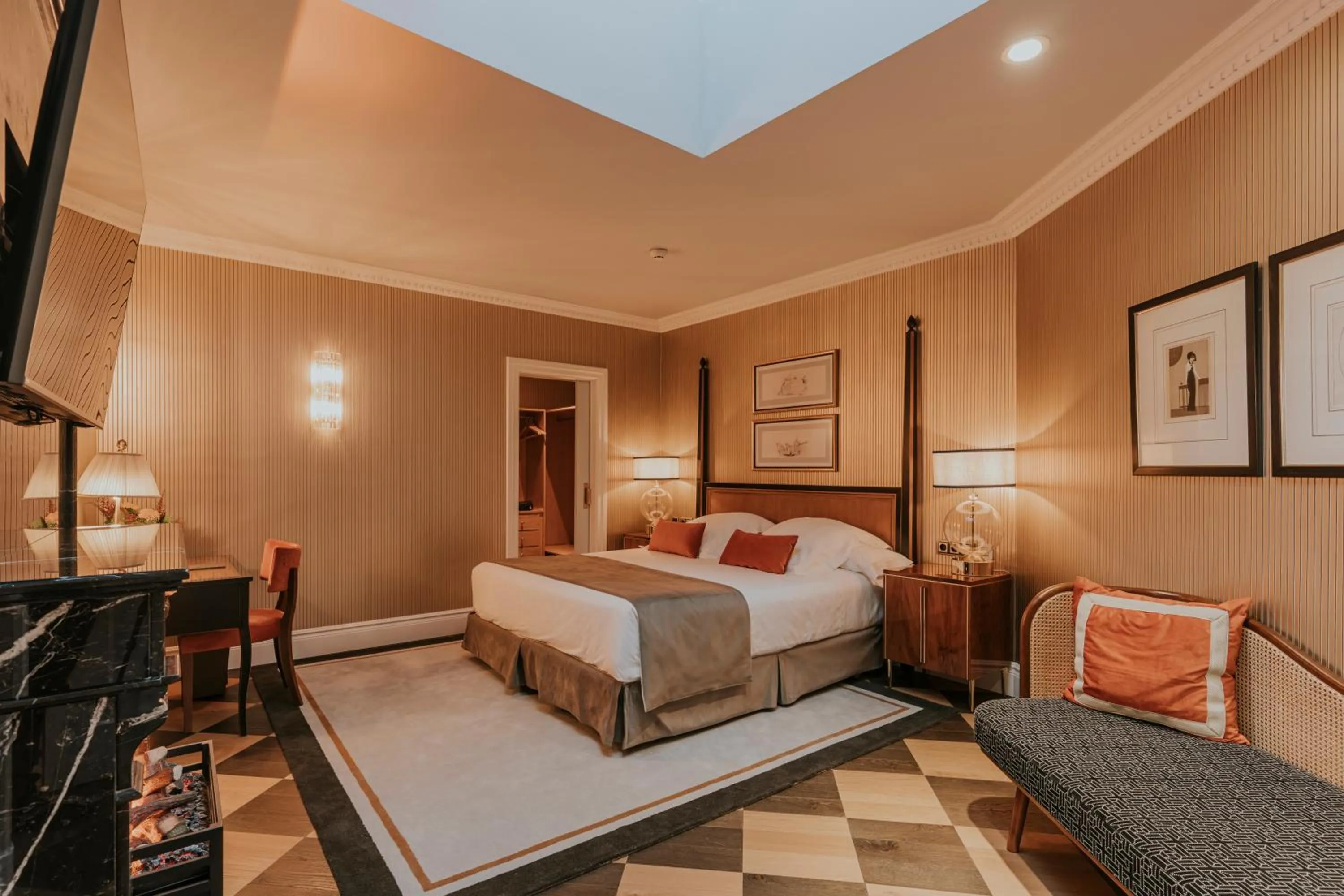 Bedroom, Bed in Wellington Hotel & Spa Madrid