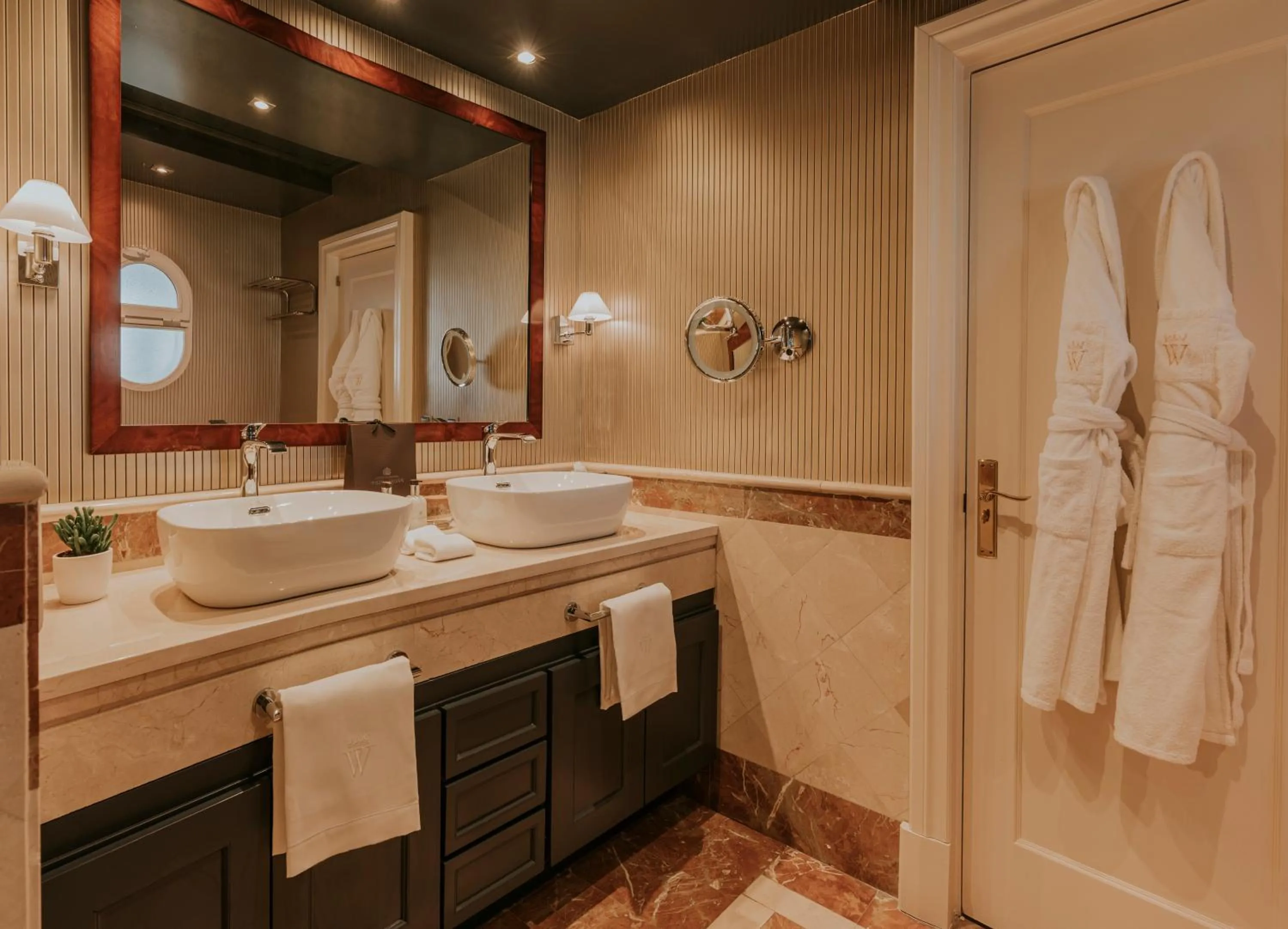 Bathroom in Wellington Hotel & Spa Madrid