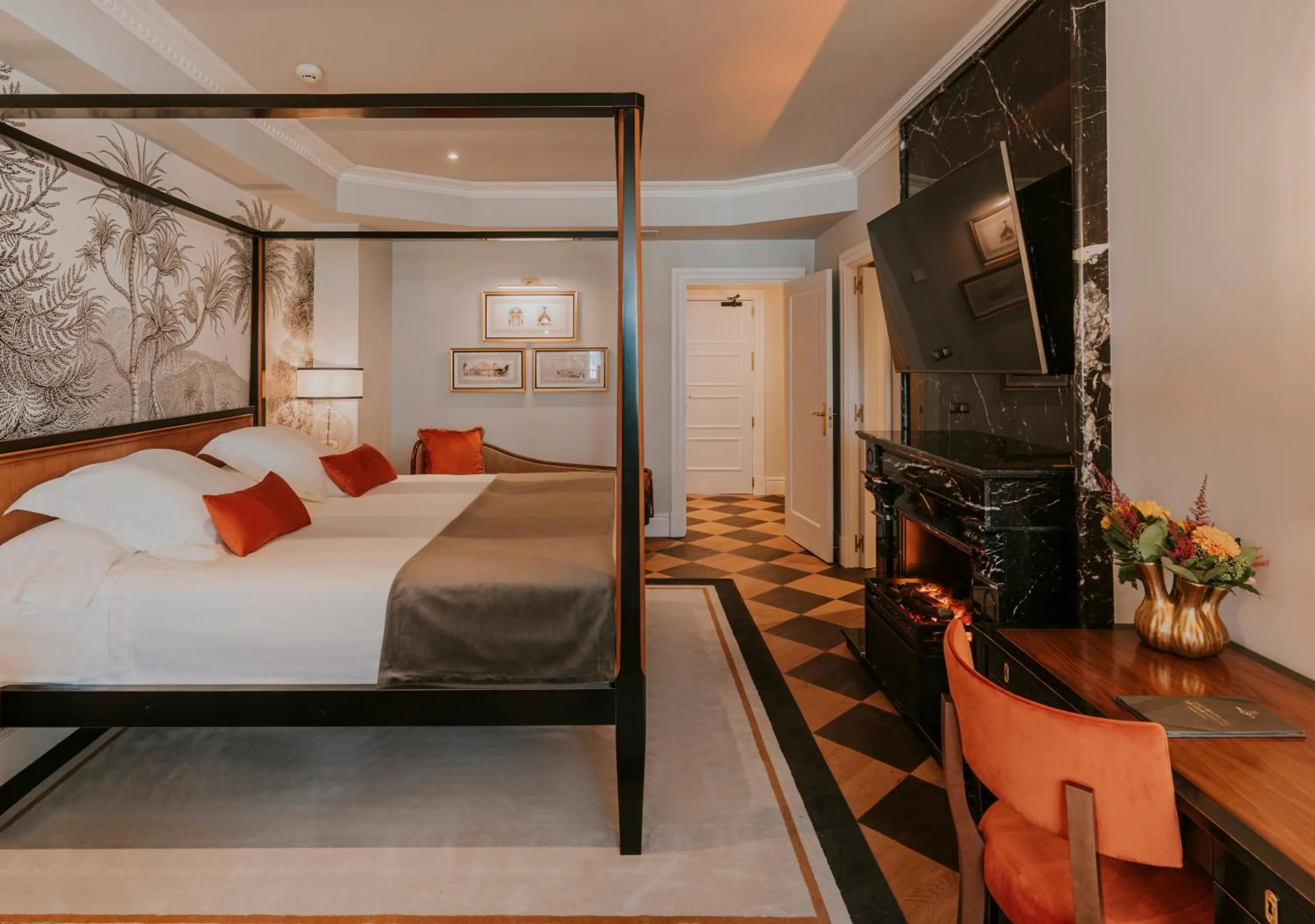 Bedroom, Bed in Wellington Hotel & Spa Madrid