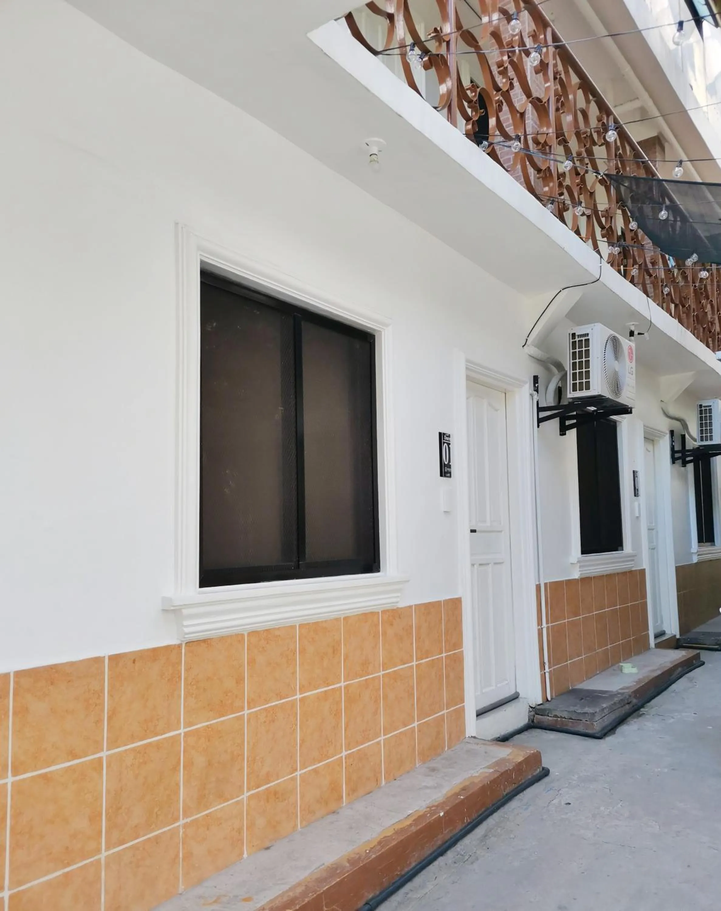 Property building in NomadsMNL Airport Hostel