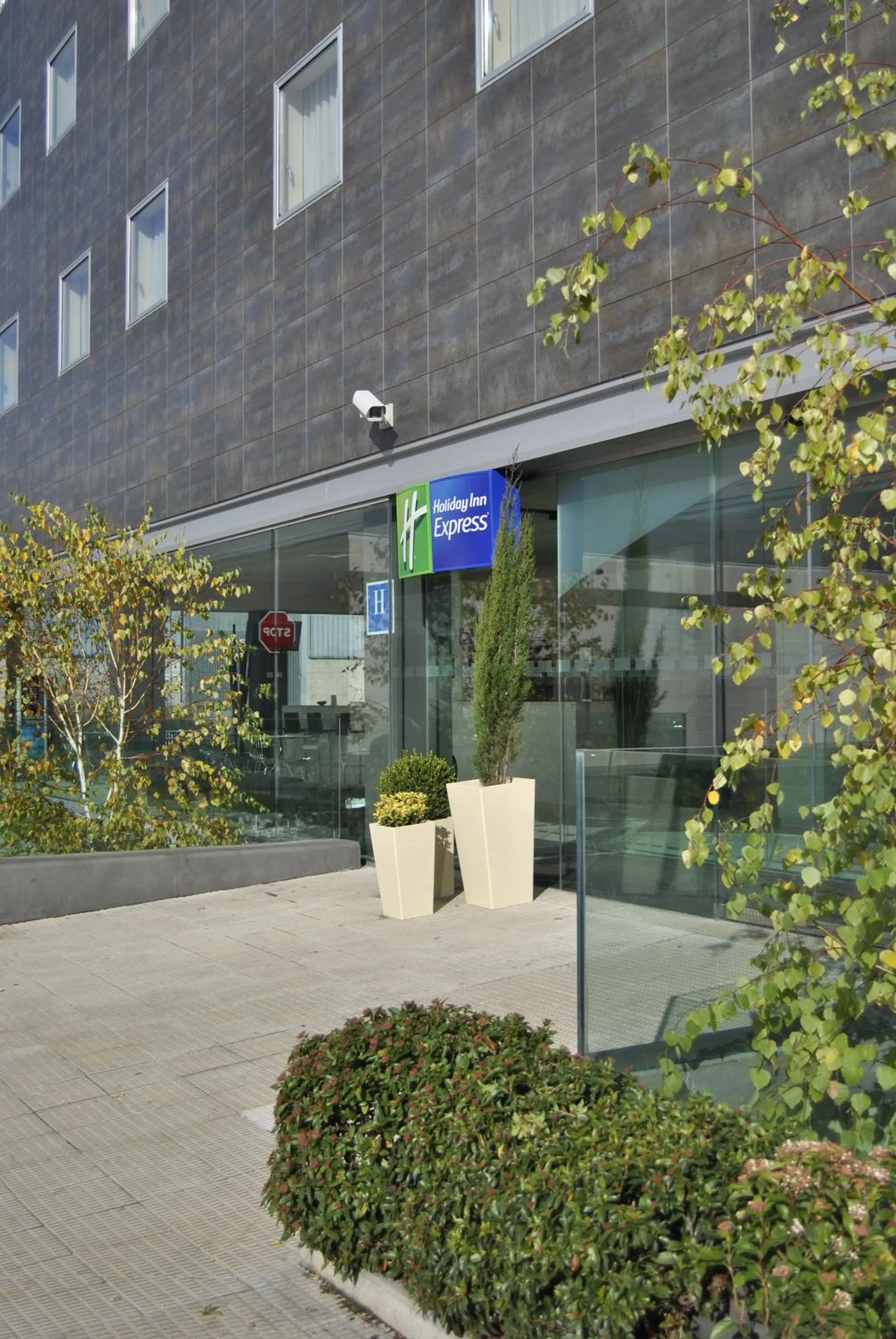 Facade/entrance in Holiday Inn Express Pamplona by IHG