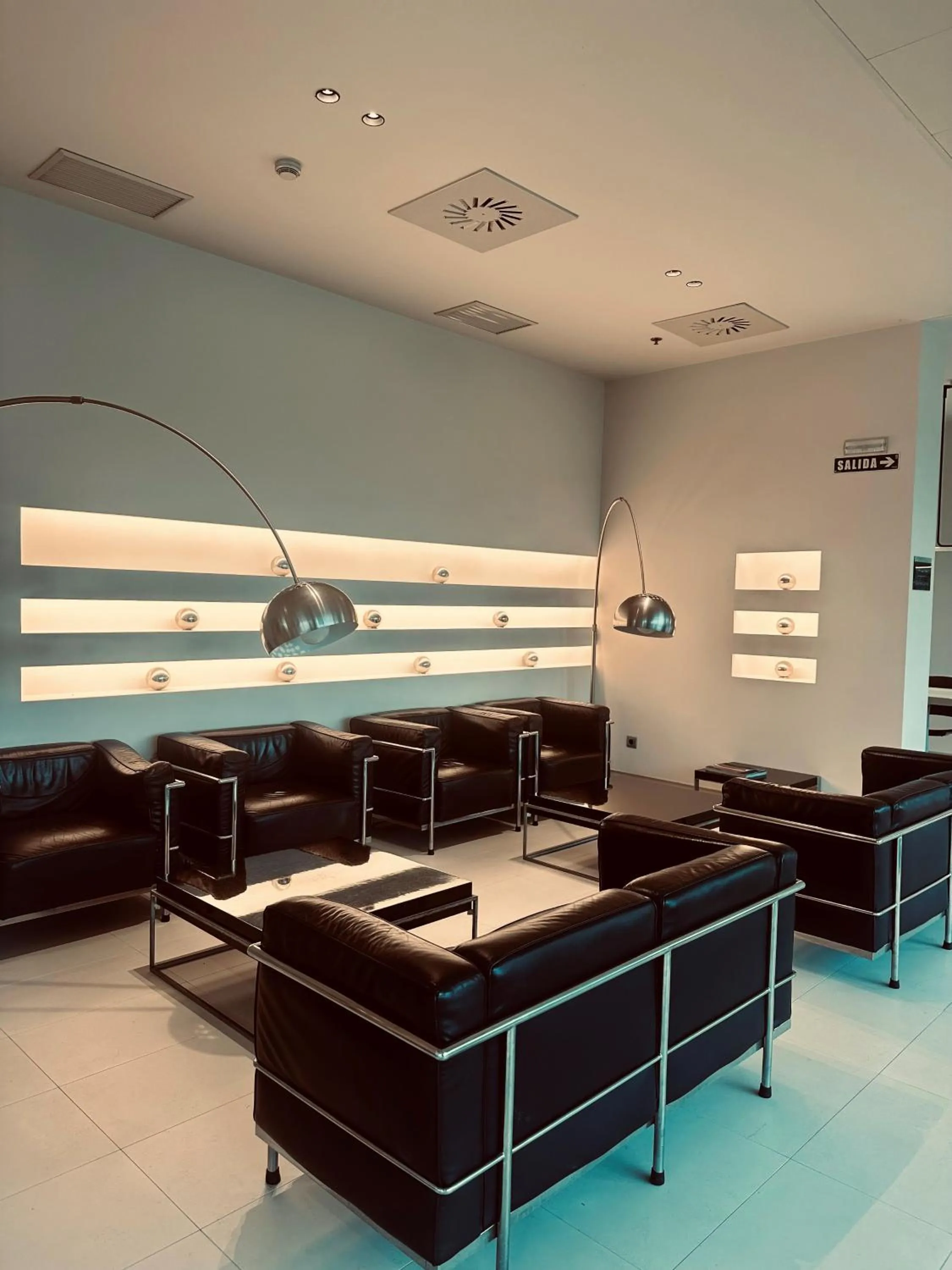 Lobby or reception in Holiday Inn Express Pamplona by IHG