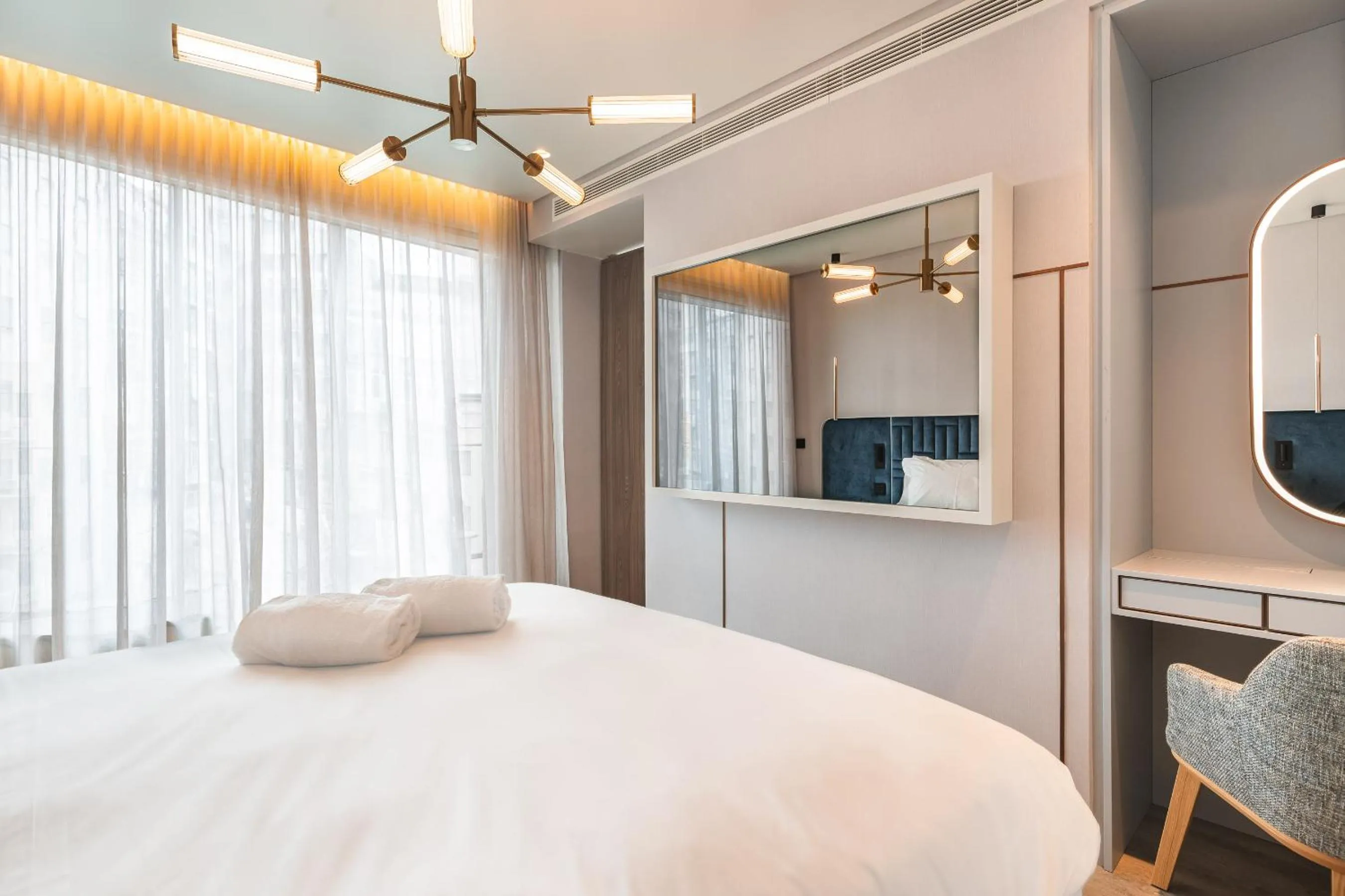 TV and multimedia, Bed in LUSTER Hotel