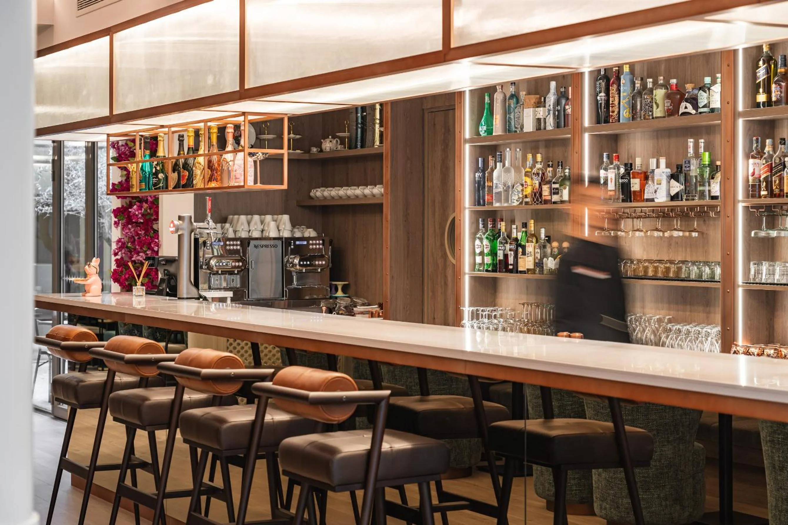 Lounge or bar in LUSTER Hotel