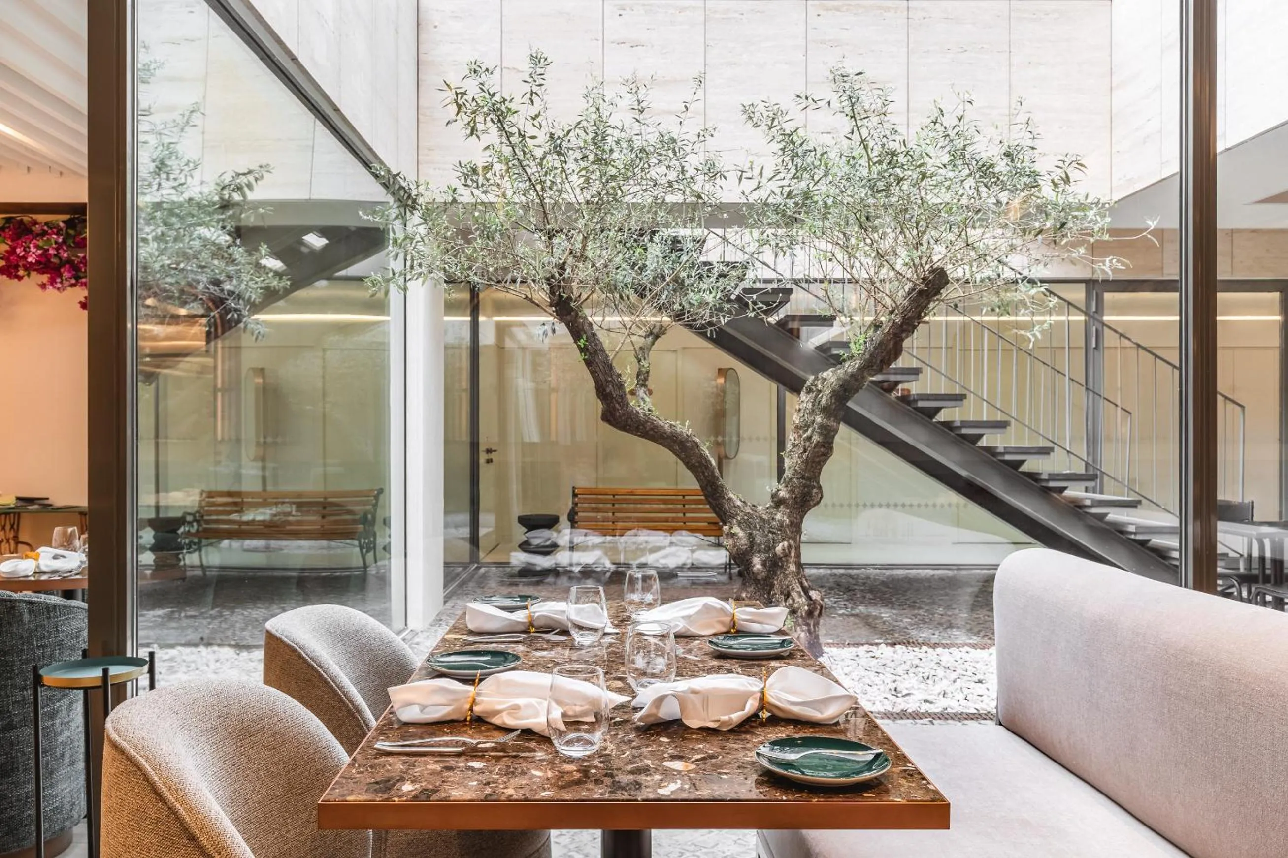 Restaurant/places to eat in LUSTER Hotel