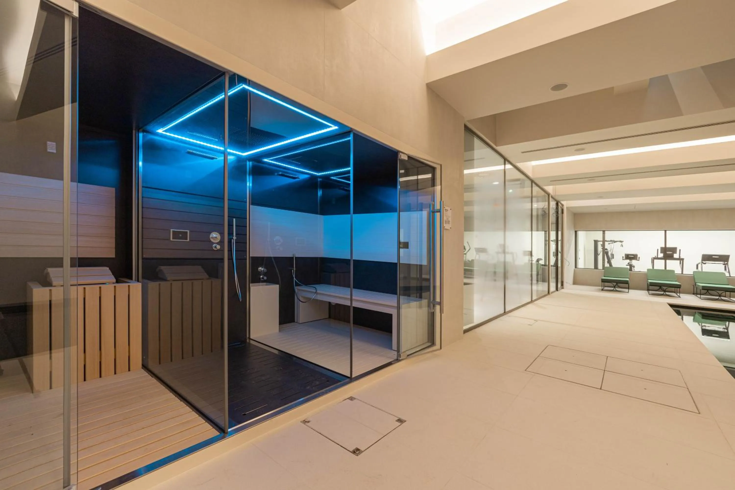 Spa and wellness centre/facilities, Bed in LUSTER Hotel