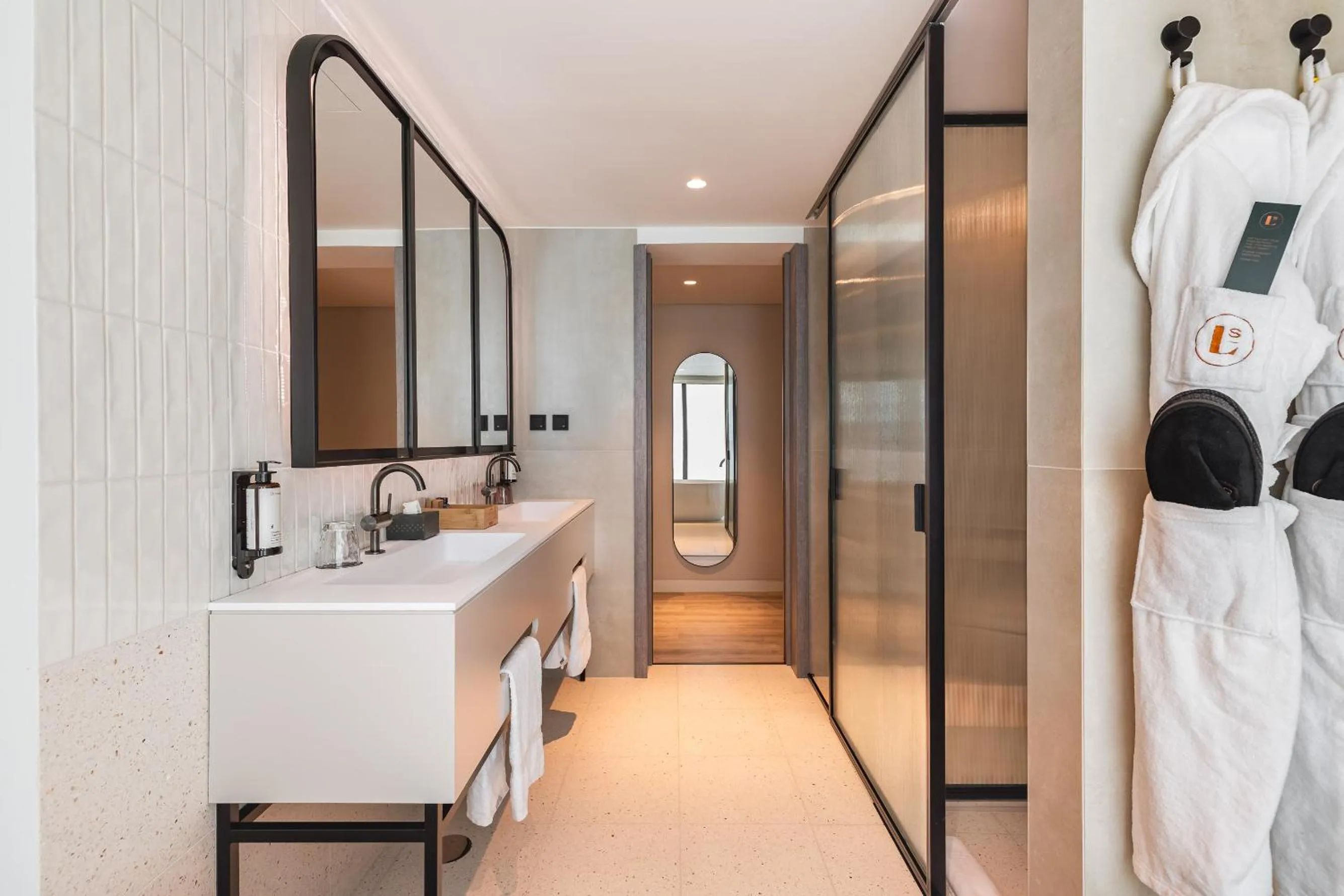 Shower in LUSTER Hotel