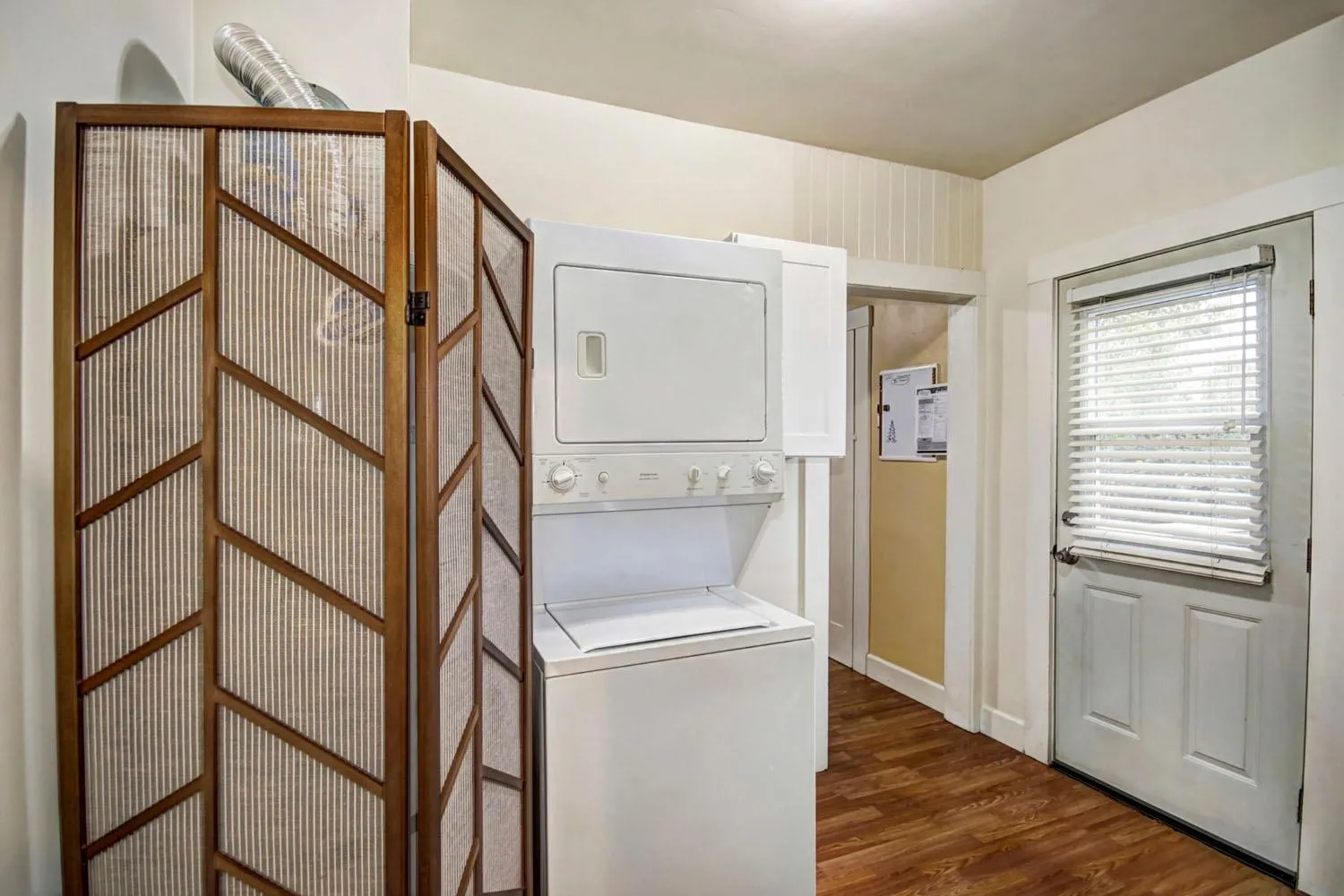 Charming 2Bed French Colonial Apartment in Desirable Midtown Sacramento