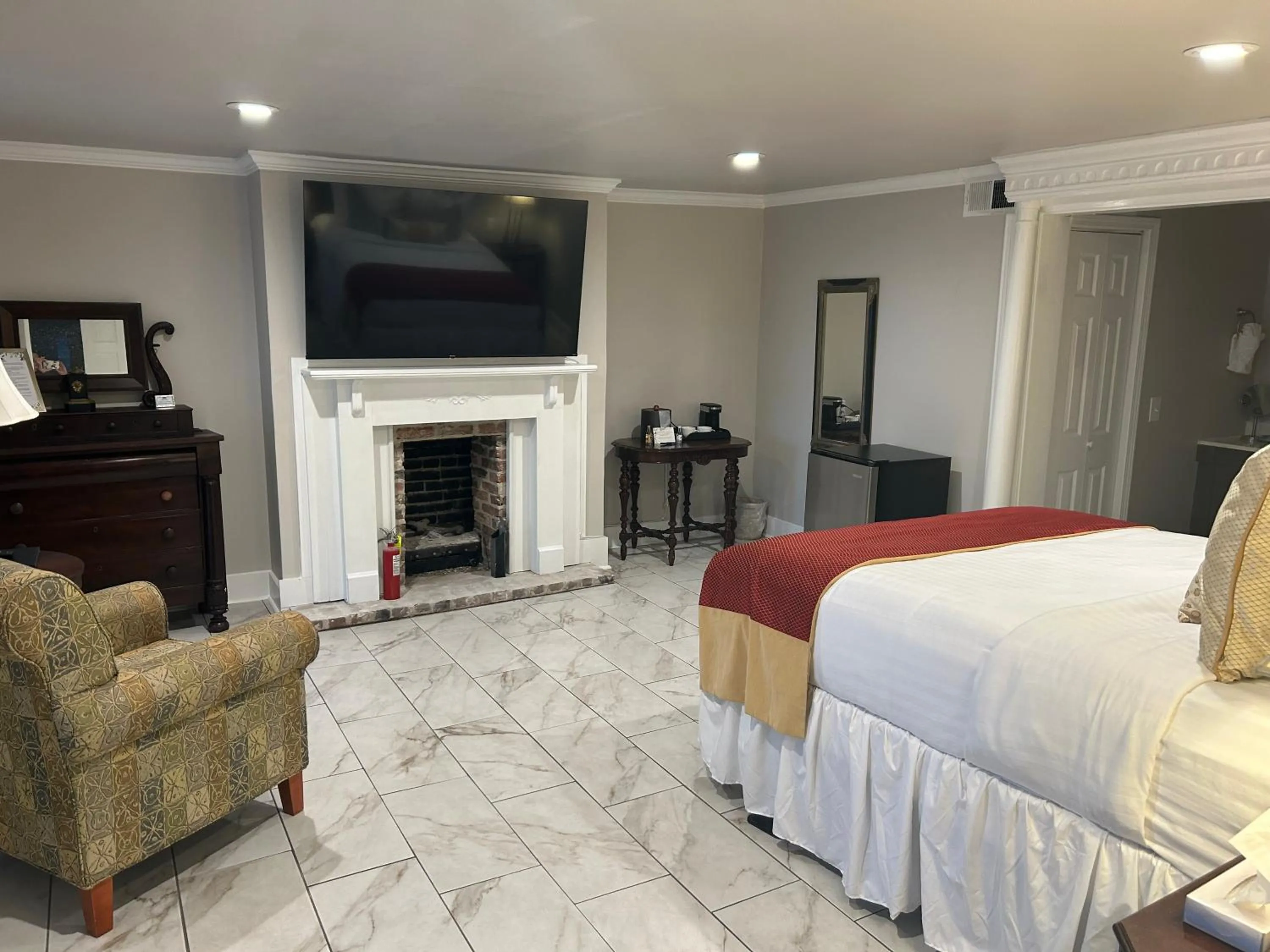 Photo of the whole room, Bed in The Inn at Cedar Grove