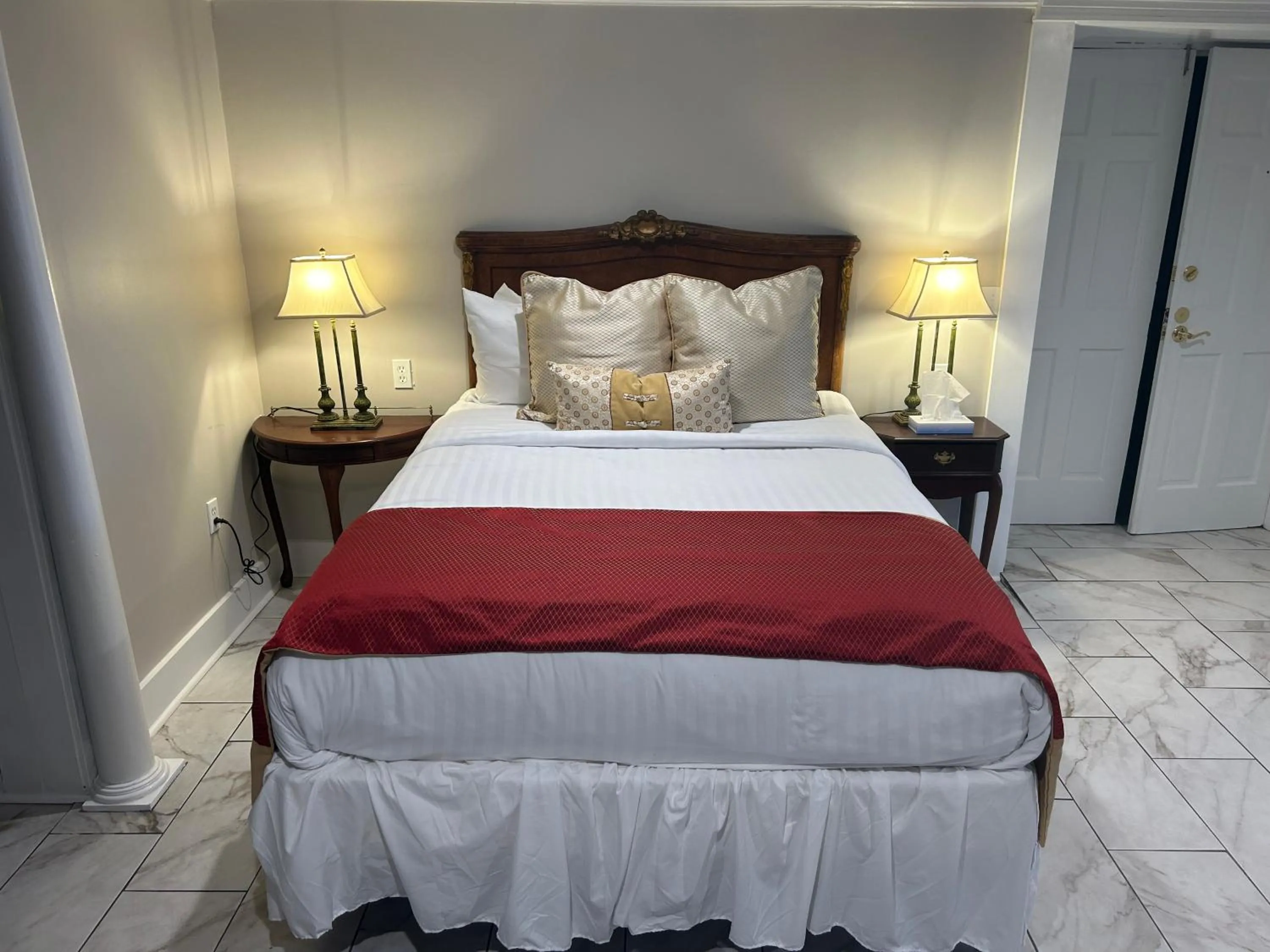 Bed in The Inn at Cedar Grove