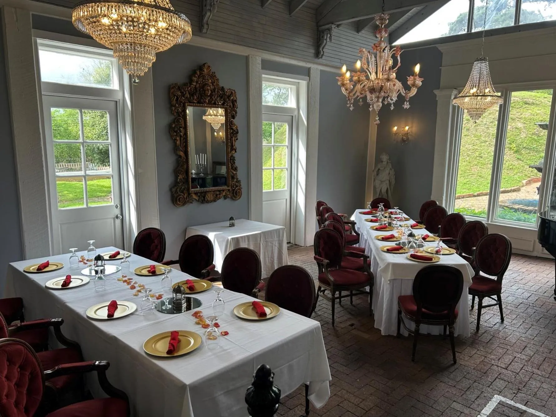 Restaurant/places to eat in The Inn at Cedar Grove