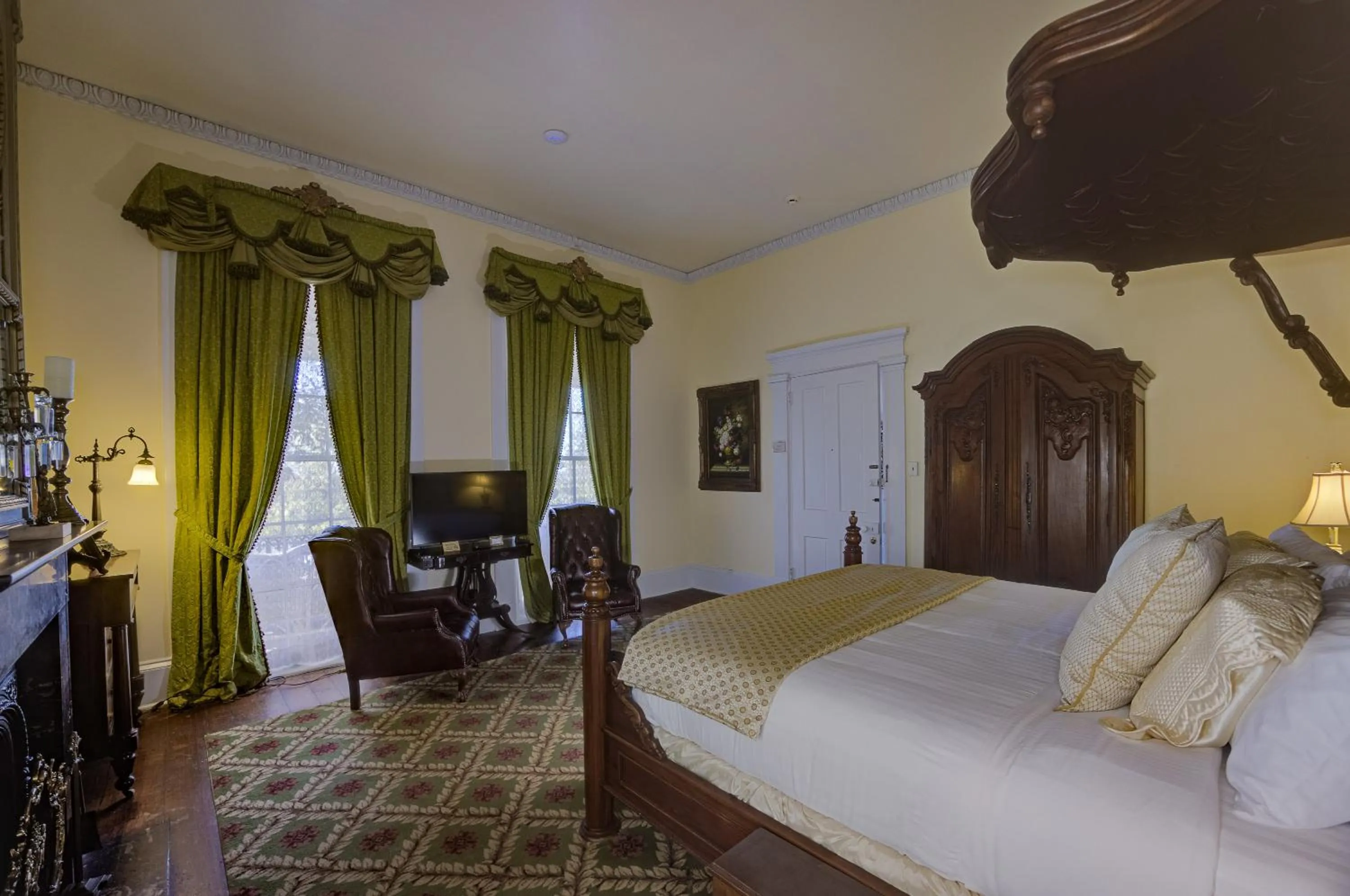 Photo of the whole room, Bed in The Inn at Cedar Grove