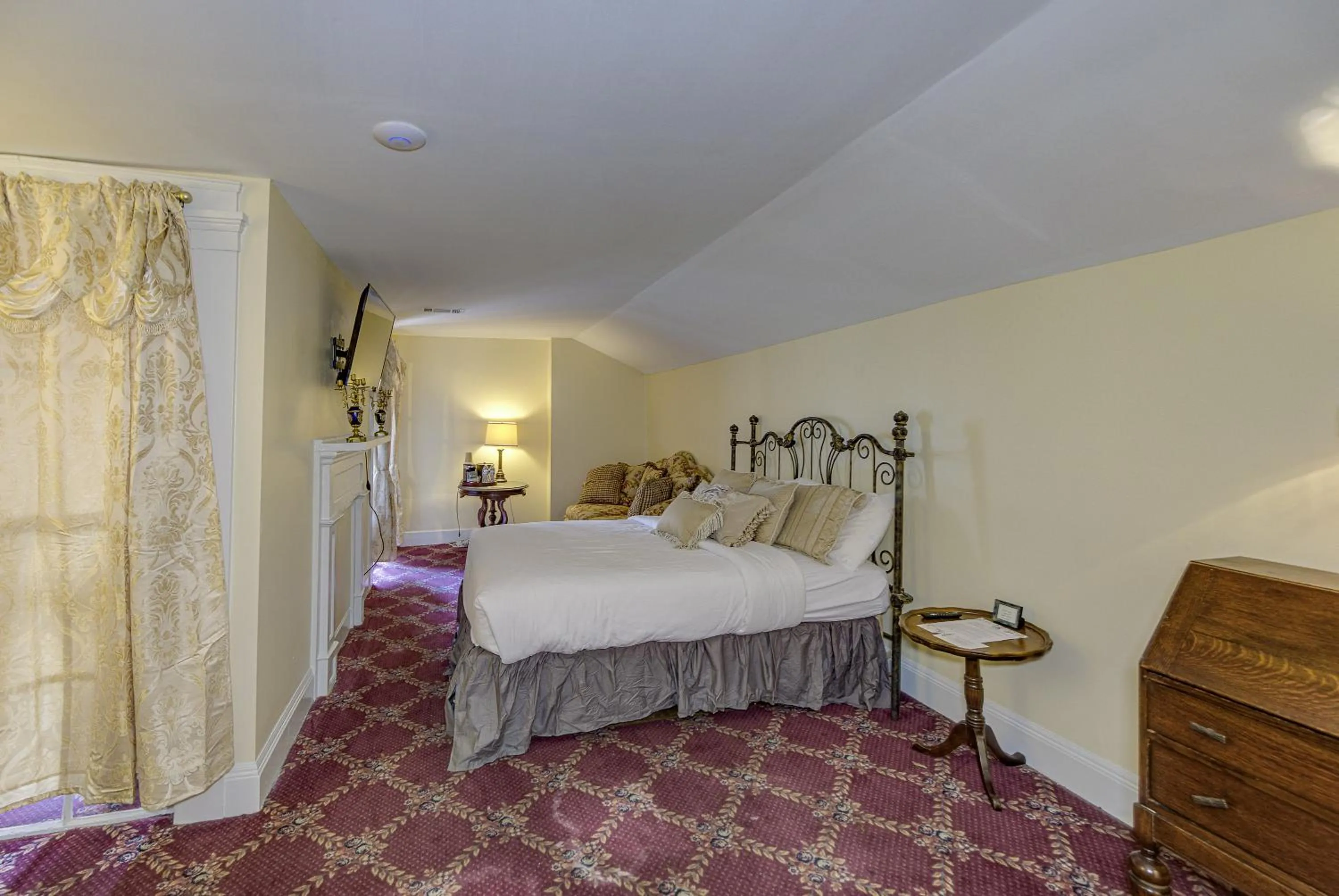 Bedroom, Bed in The Inn at Cedar Grove