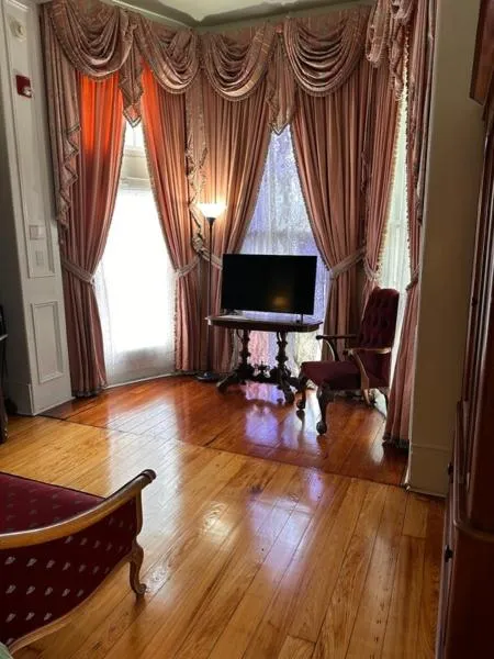 Seating area in The Inn at Cedar Grove