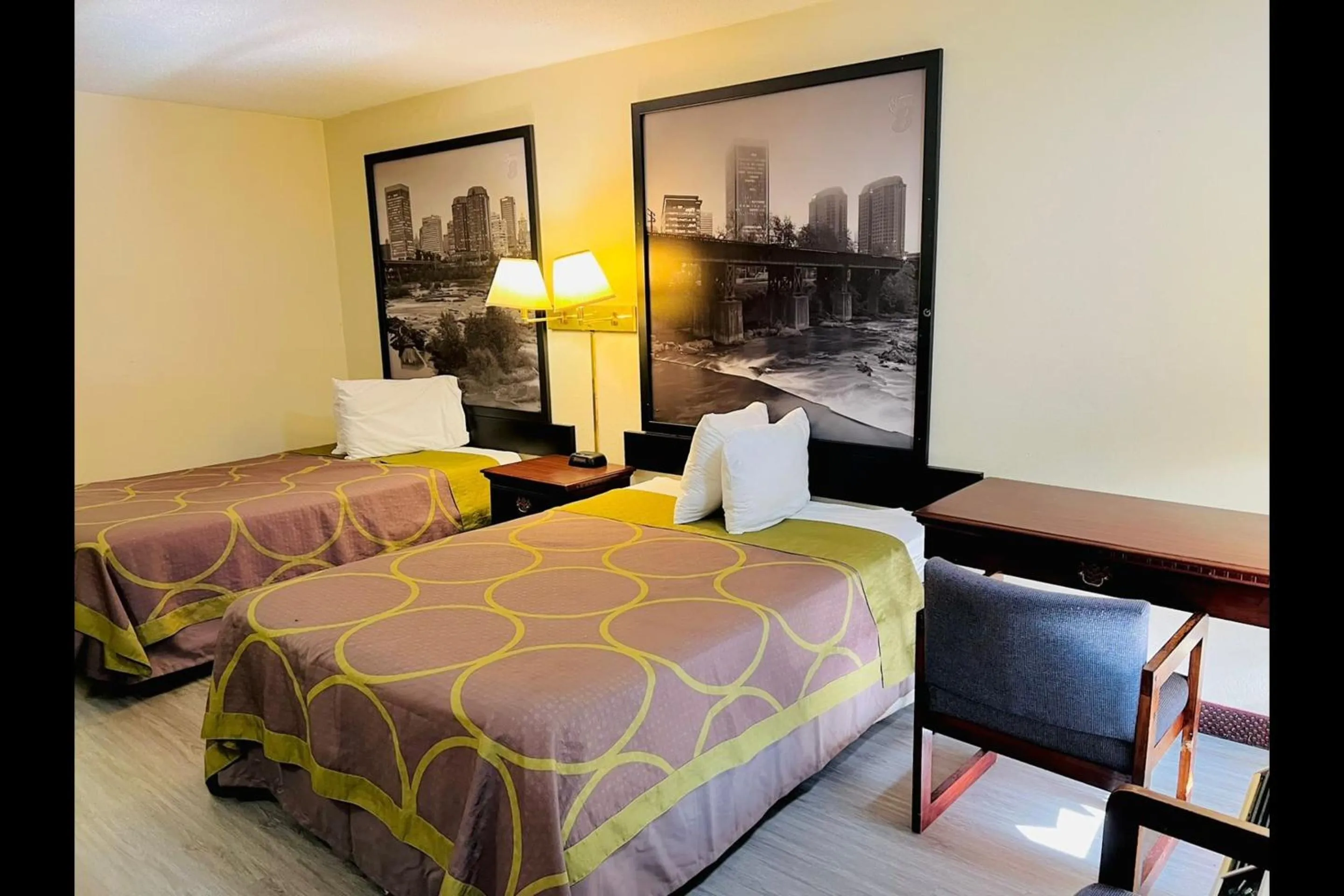 Bedroom, Bed in Ashland Studio Inn Richmond North near Kings Dominion -Listing Partner