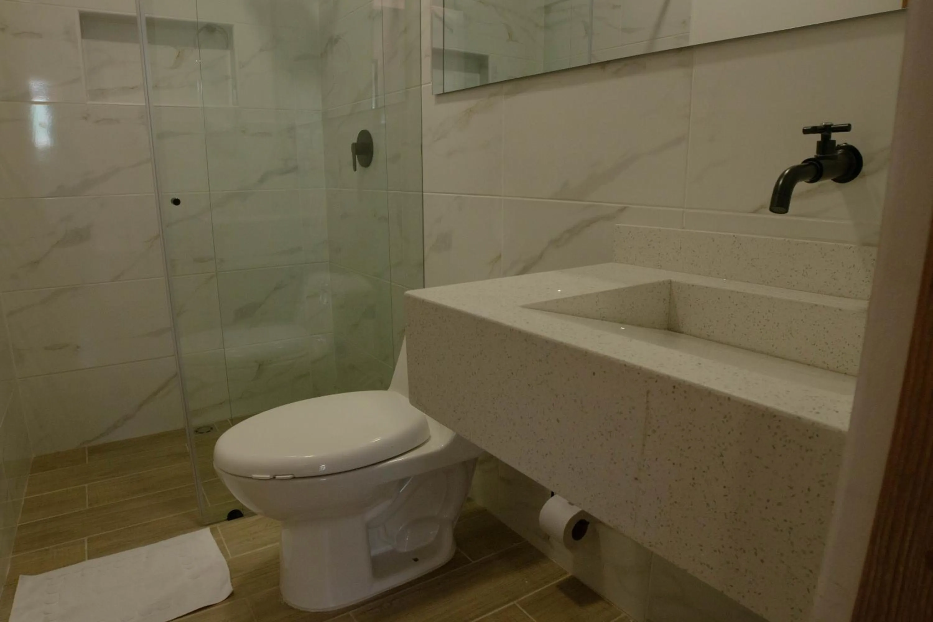 Shower in La Casona Hotel Boutique