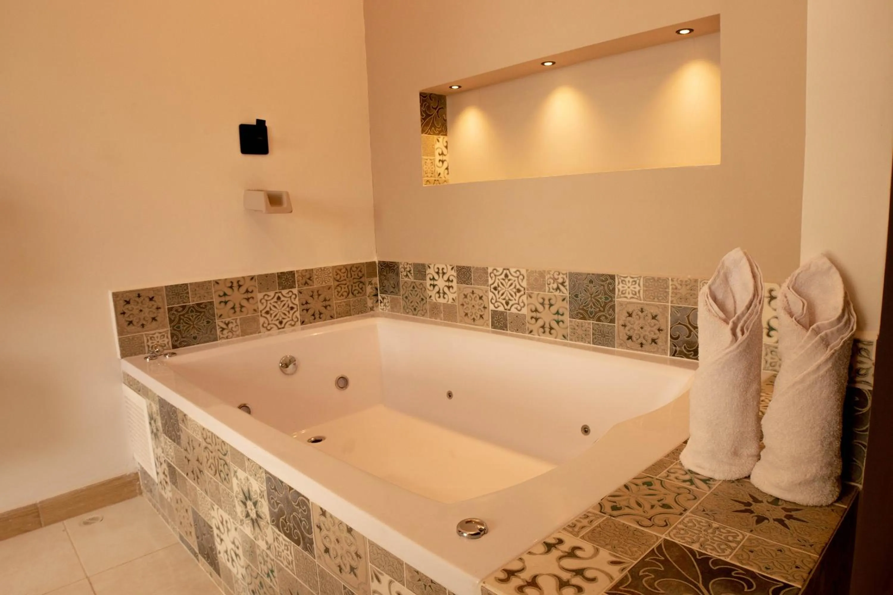 Hot Tub in La Casona Hotel Boutique