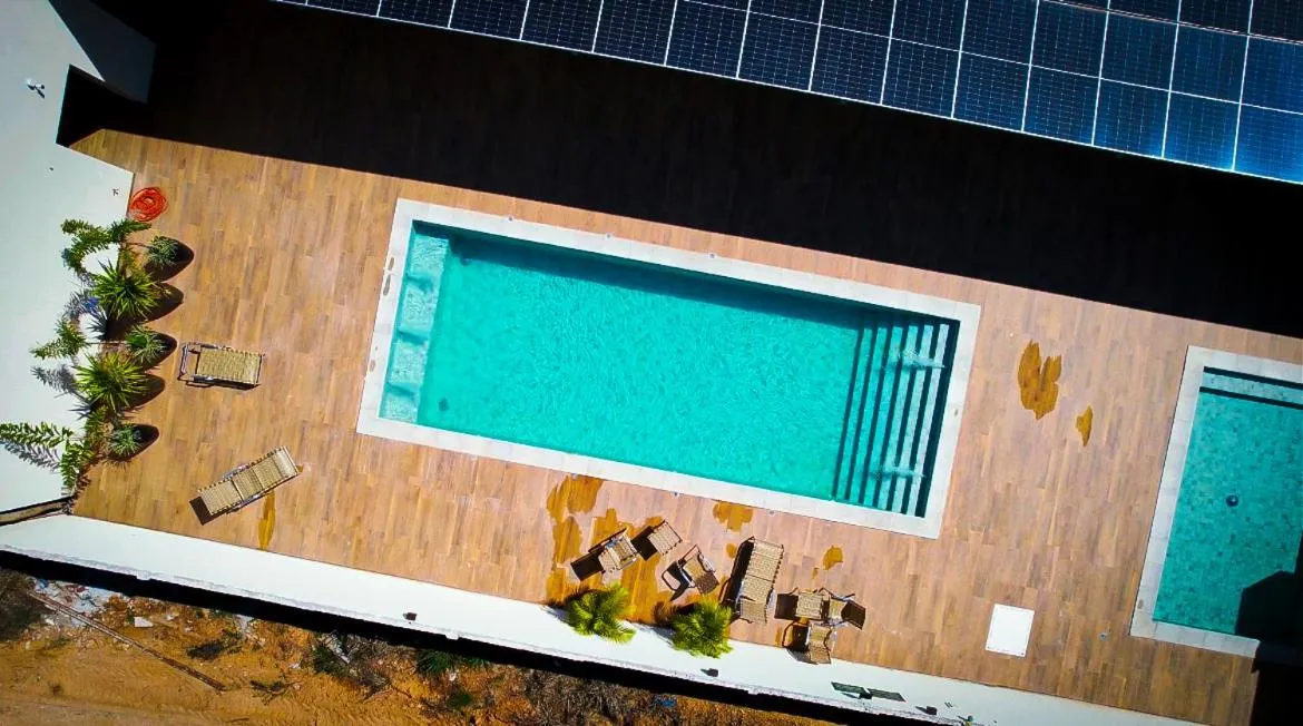 Swimming pool in Verdant hotel