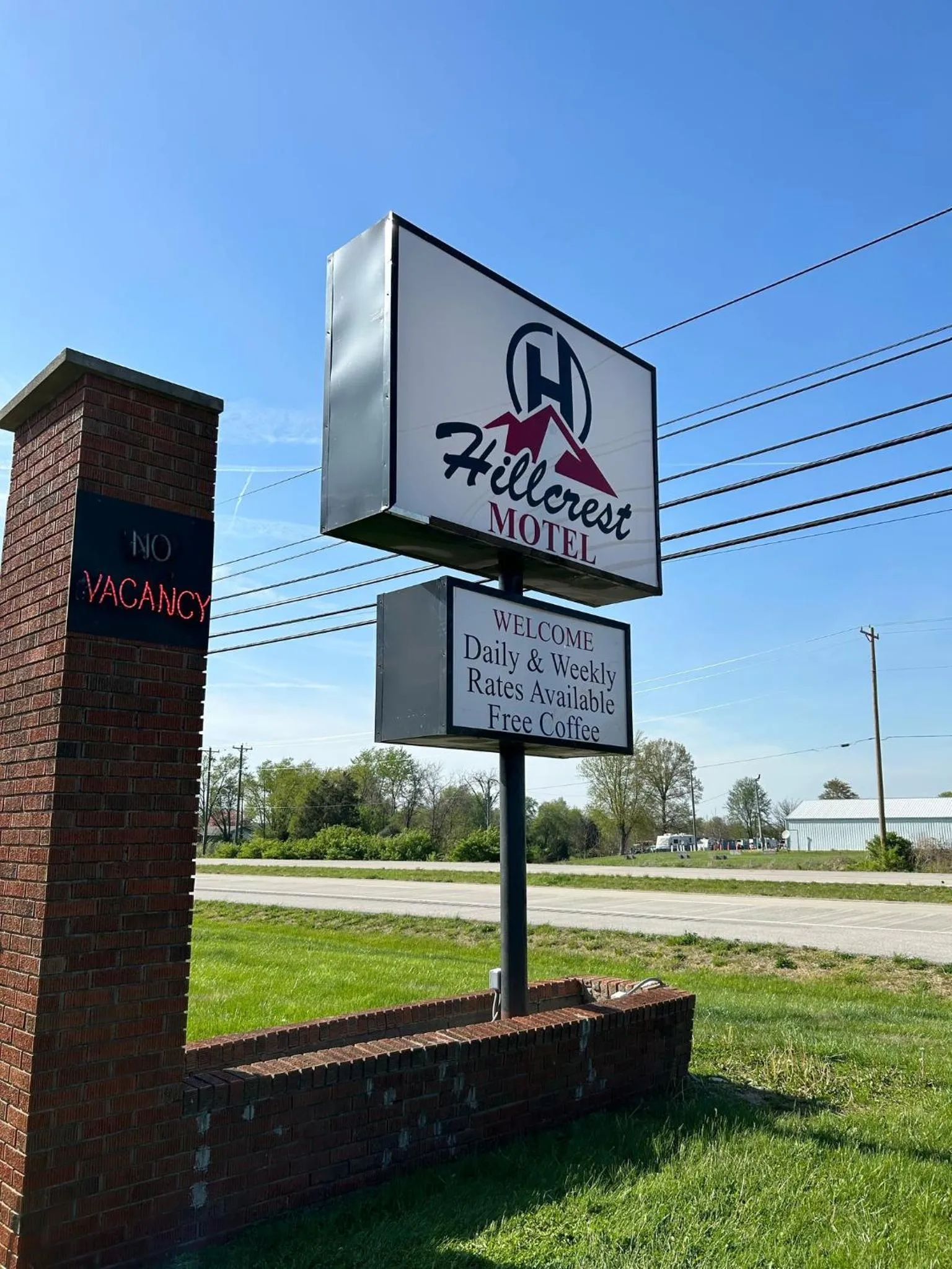 Facade/entrance in Hillcrest Motel by Oyo Aurora near Lawrenceburg