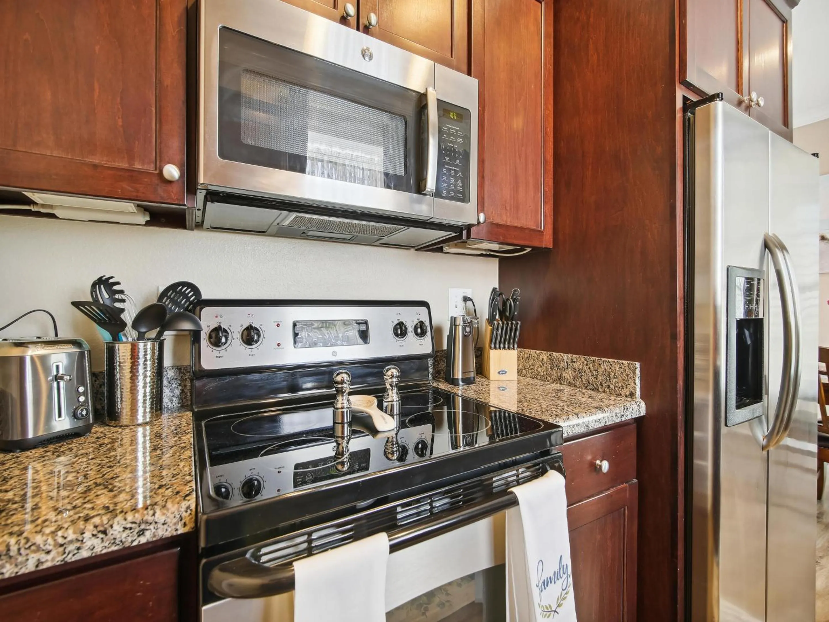 Property building in Dawn 223- Buena Vista