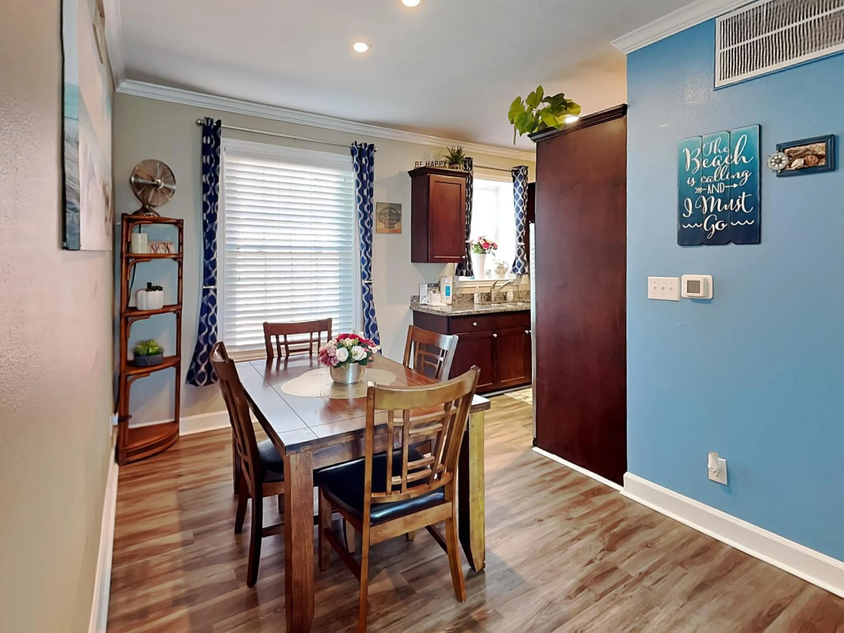 Property building in Dawn 223- Buena Vista