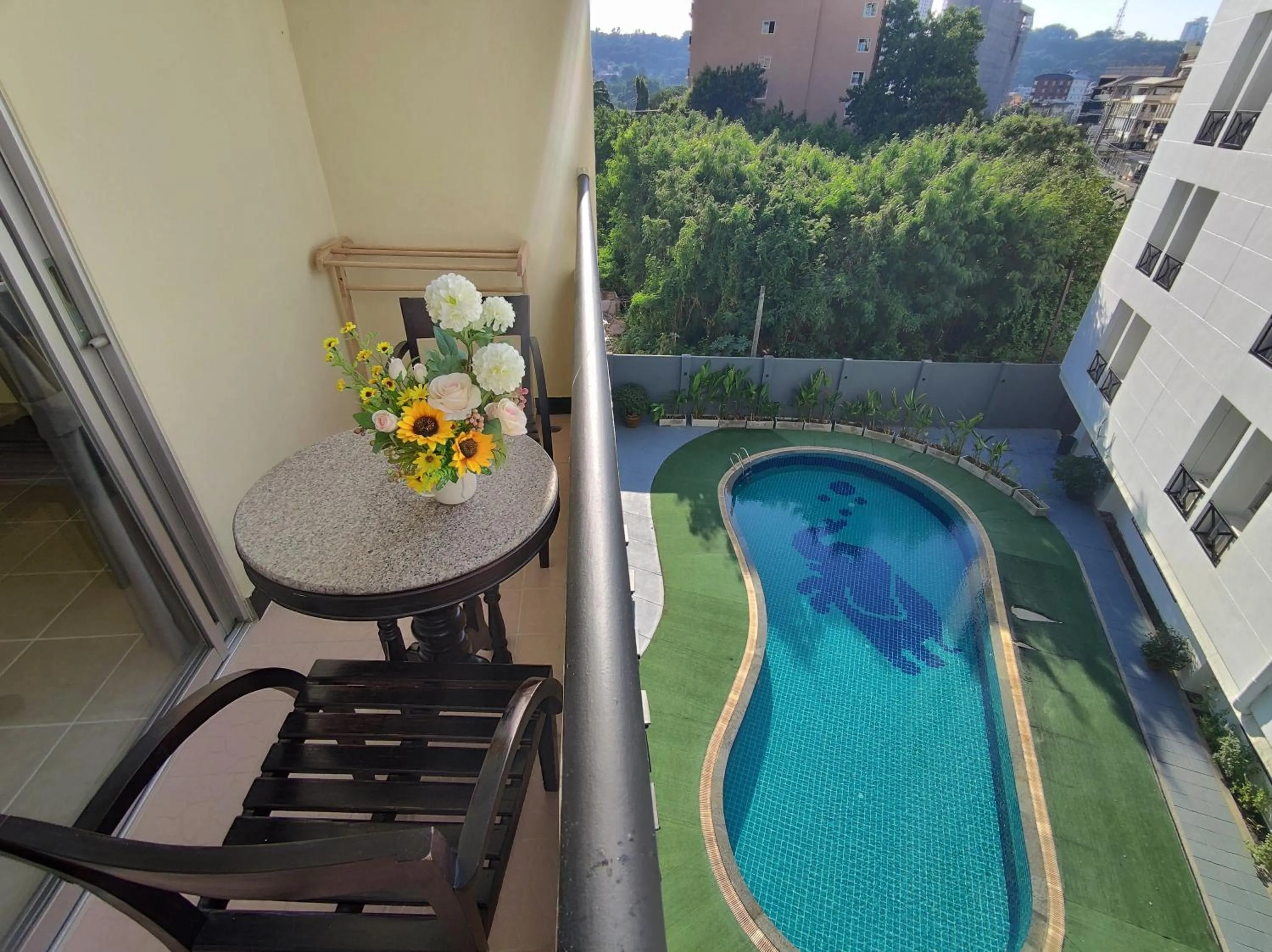 Balcony/Terrace in The Chanthong Residence and Hotel Pattaya
