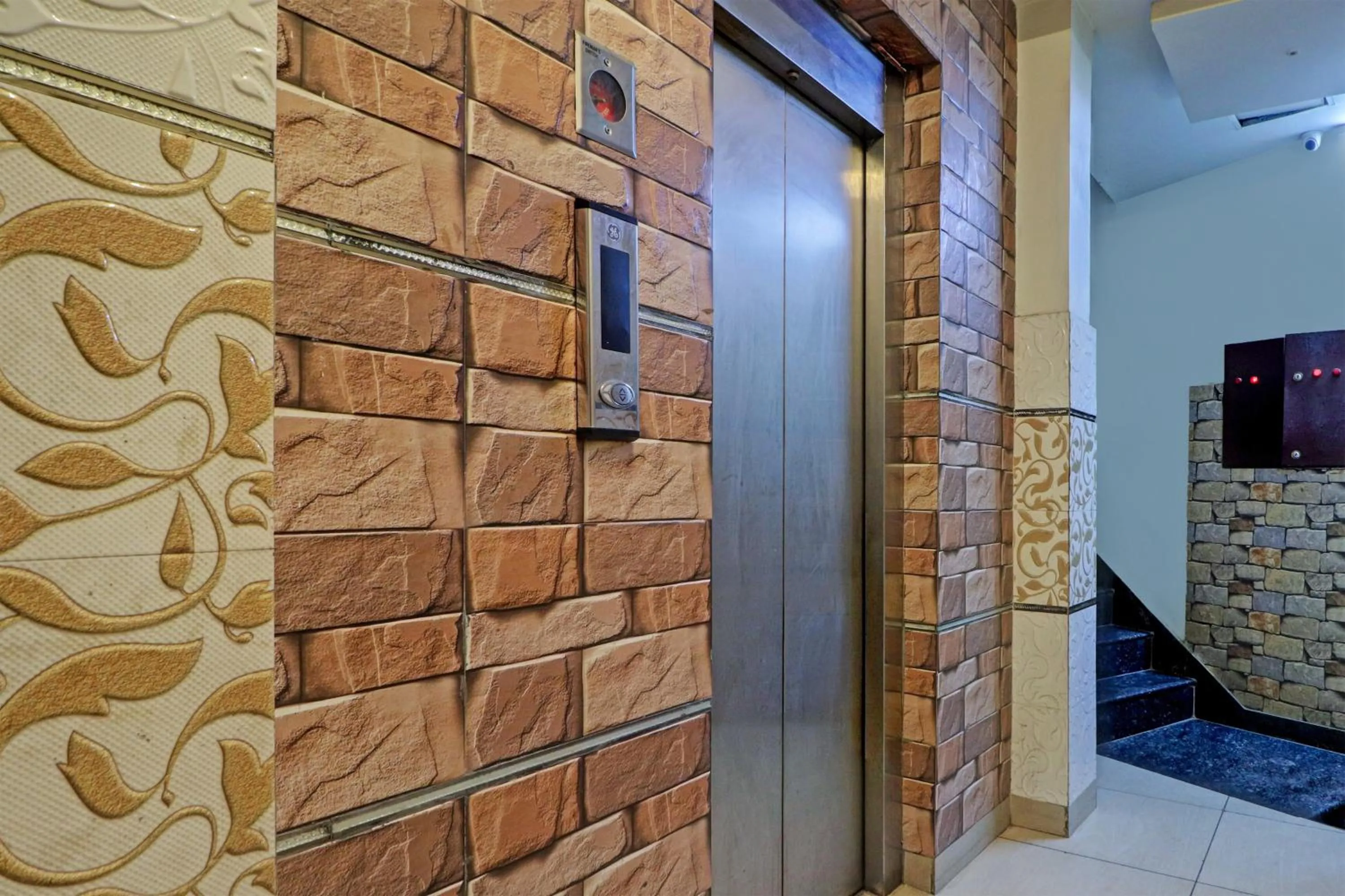 Lobby or reception in Collection O The Legend Hotel, Hisar