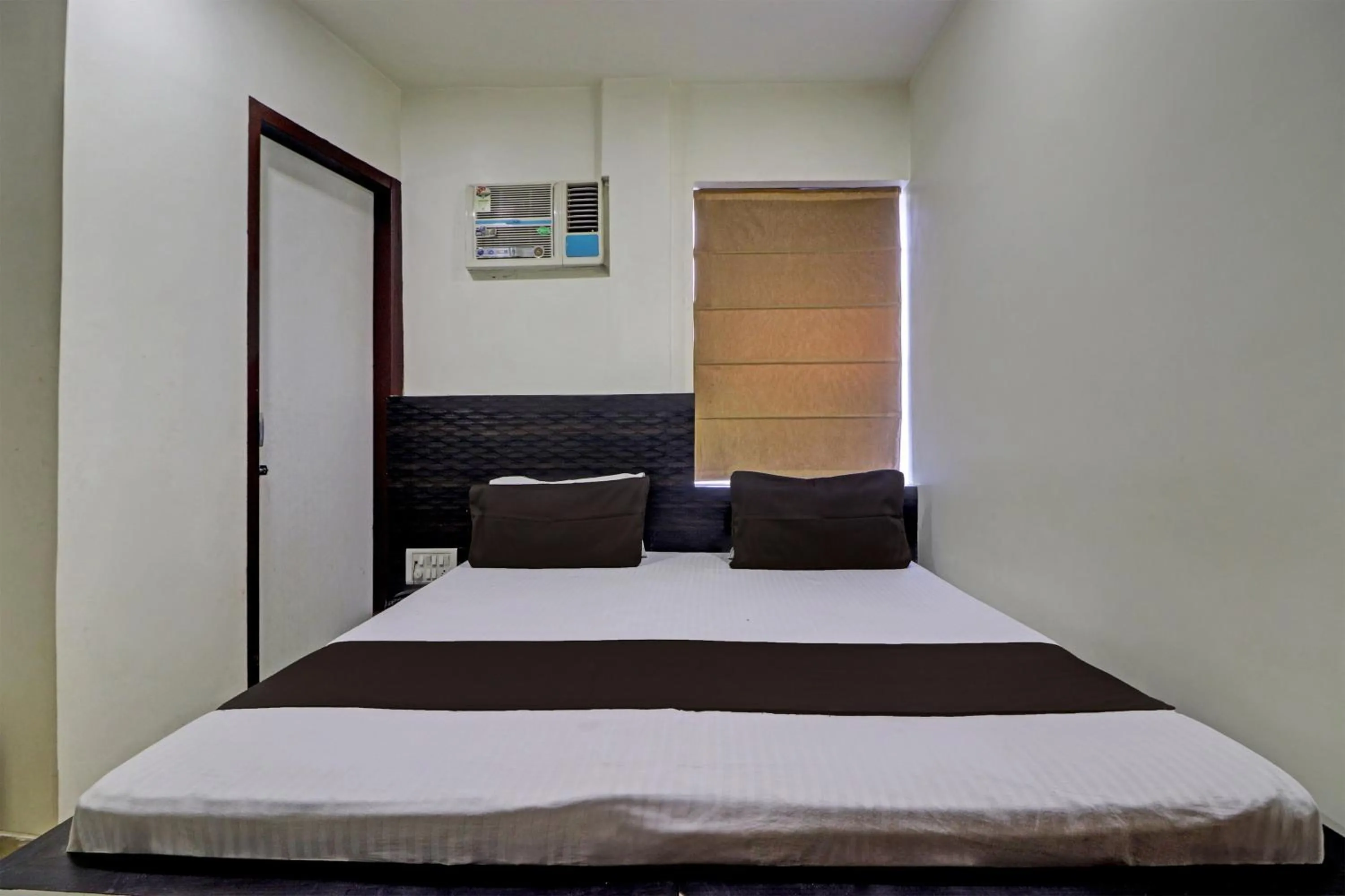 Bedroom, Bed in Collection O The Legend Hotel, Hisar