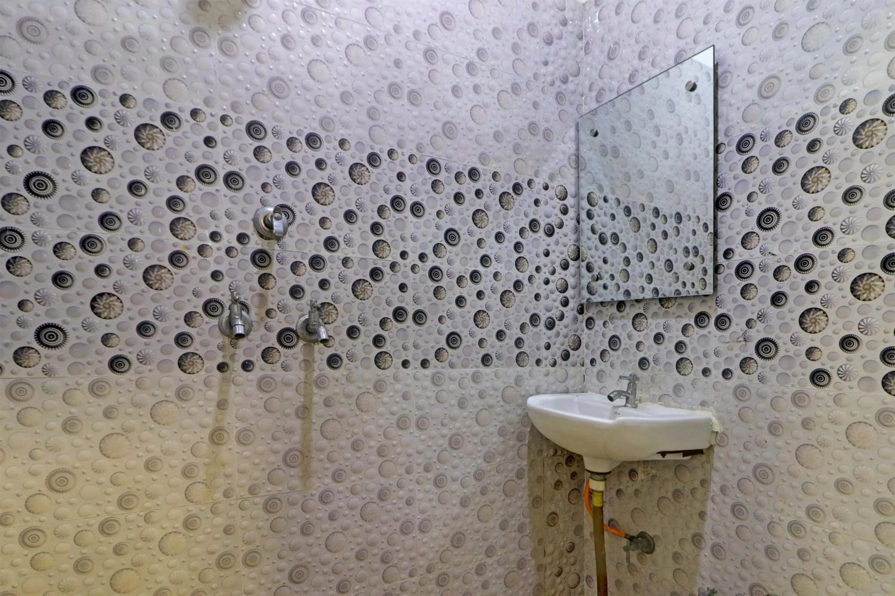 Bathroom in Collection O The Legend Hotel, Hisar