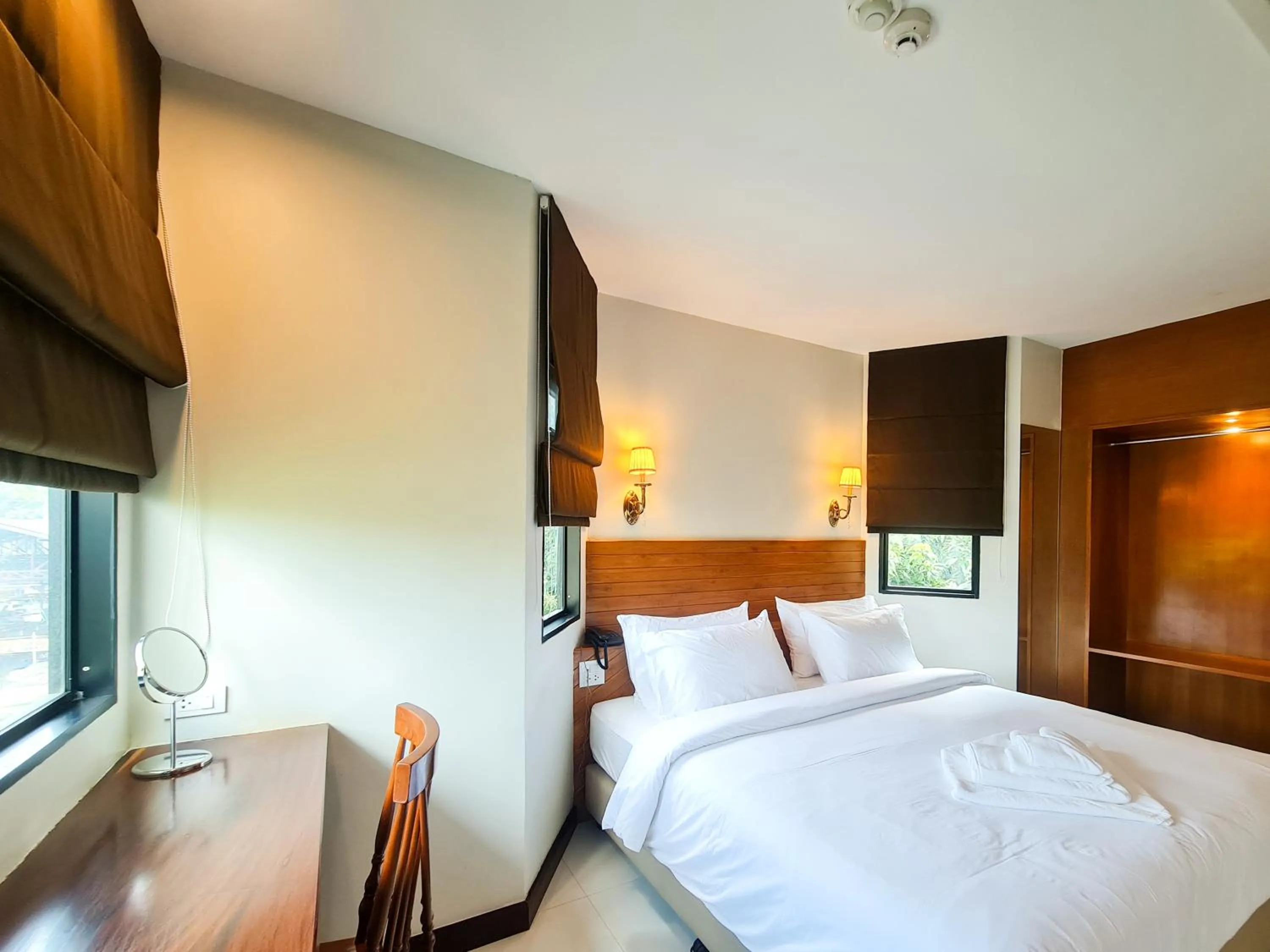 Bed in The Peace River Kwai