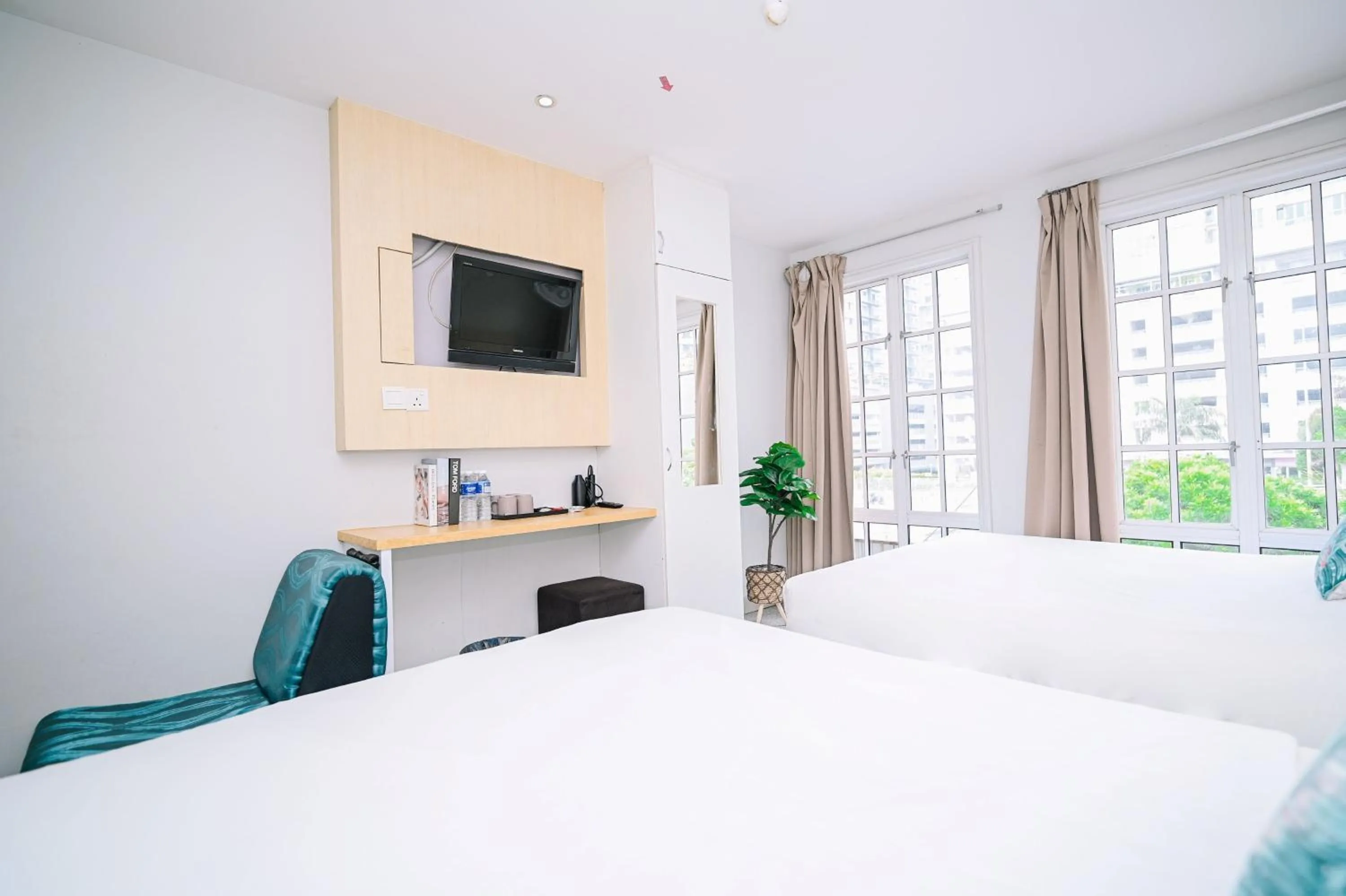 Bed in Swing & Pillows - Subang SS15