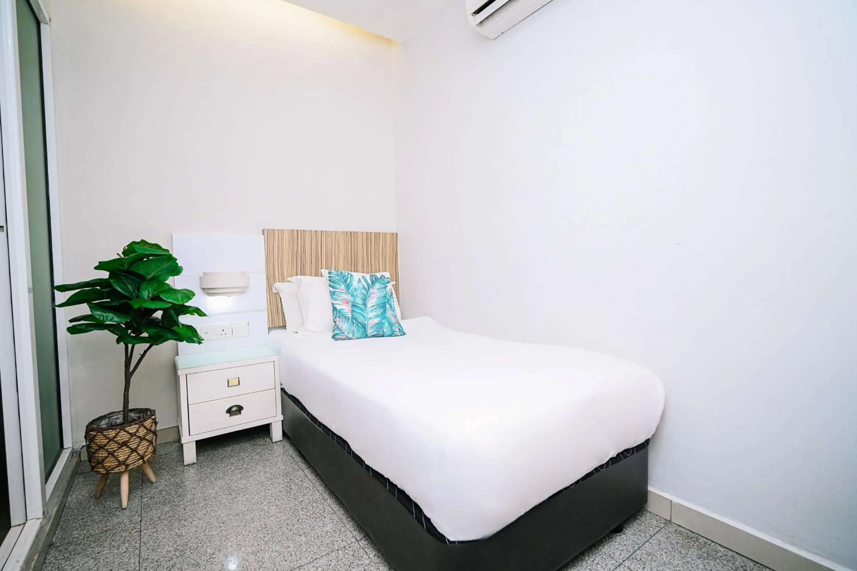 Bed in Swing & Pillows - Subang SS15