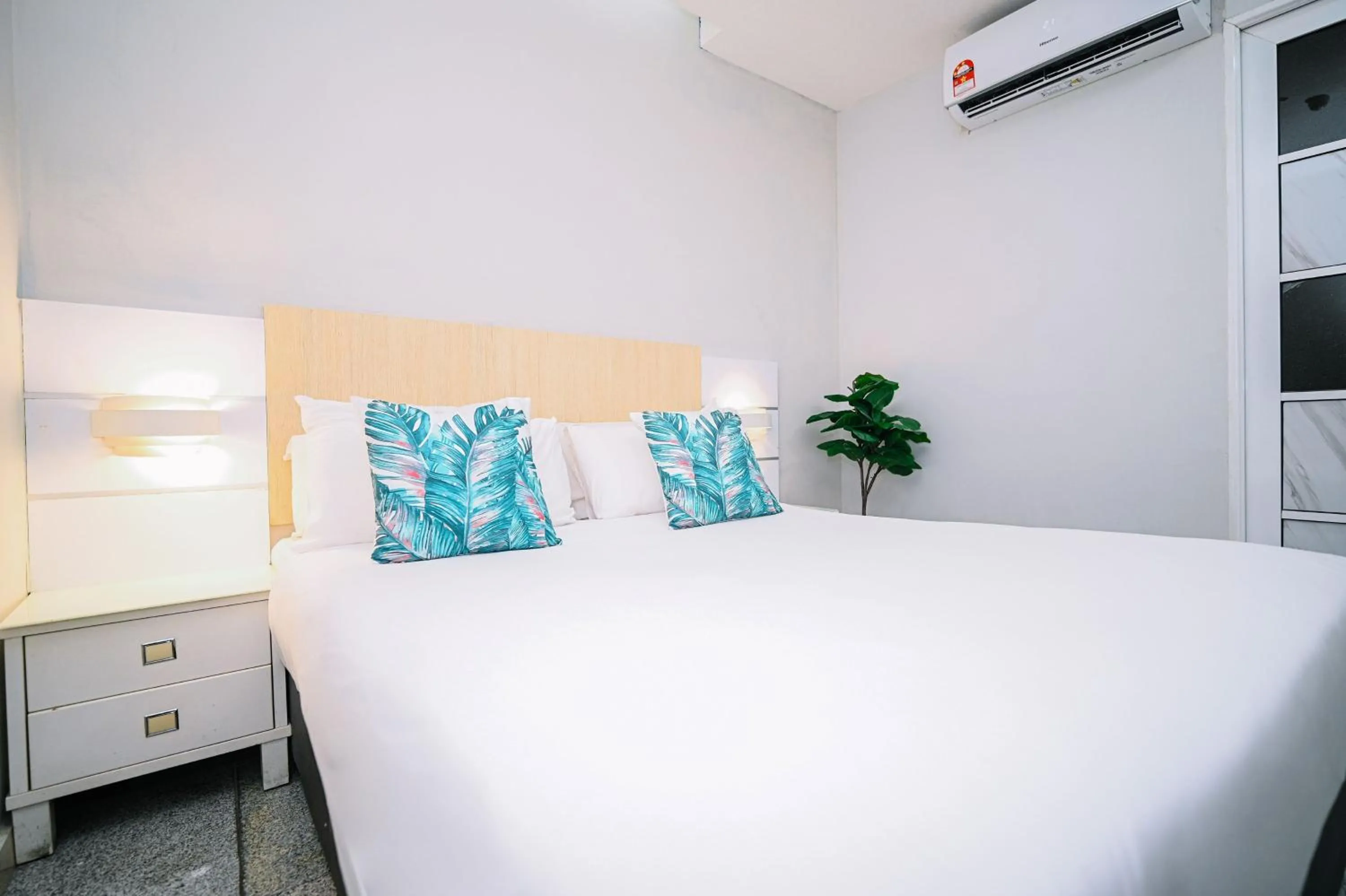 Bed in Swing & Pillows - Subang SS15