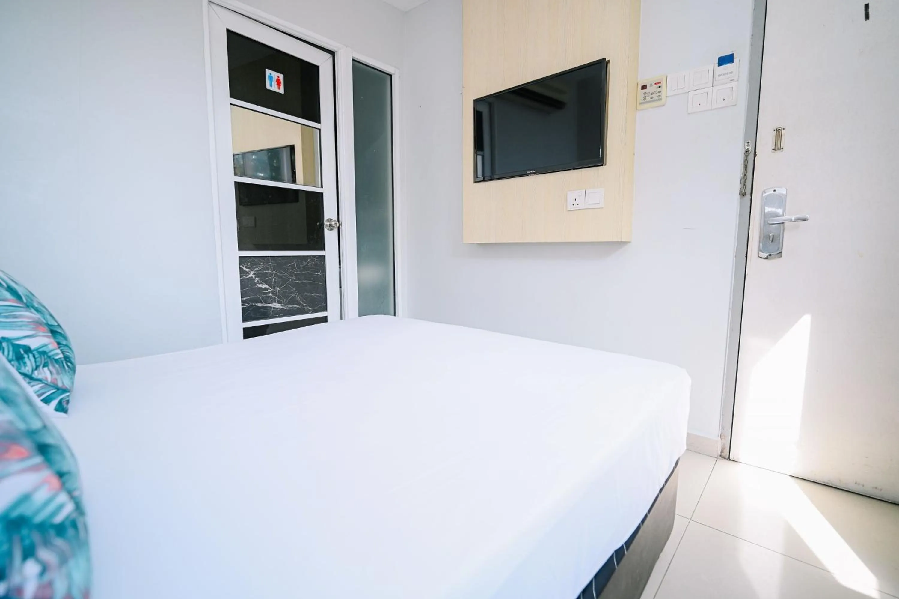 Bed in Swing & Pillows - Subang SS15