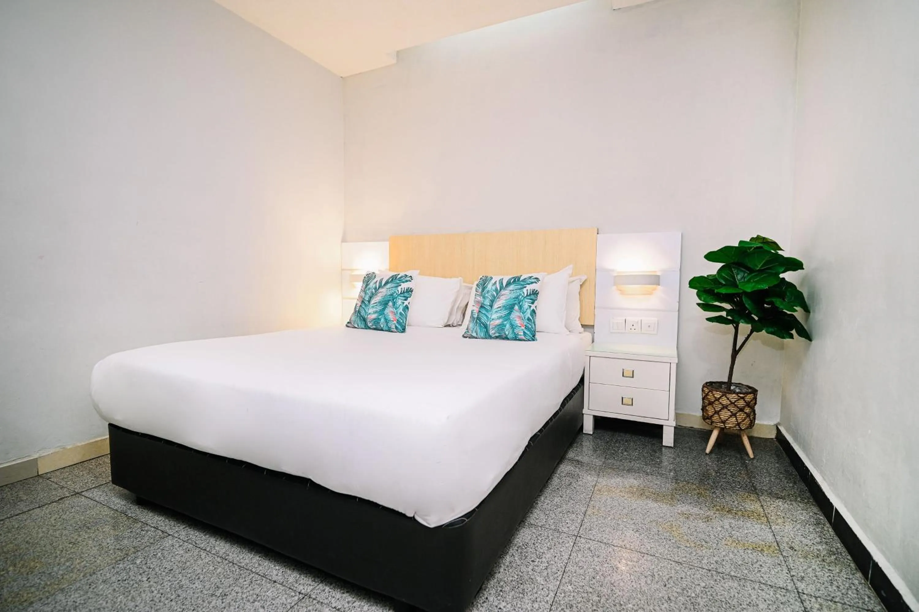 Bed in Swing & Pillows - Subang SS15