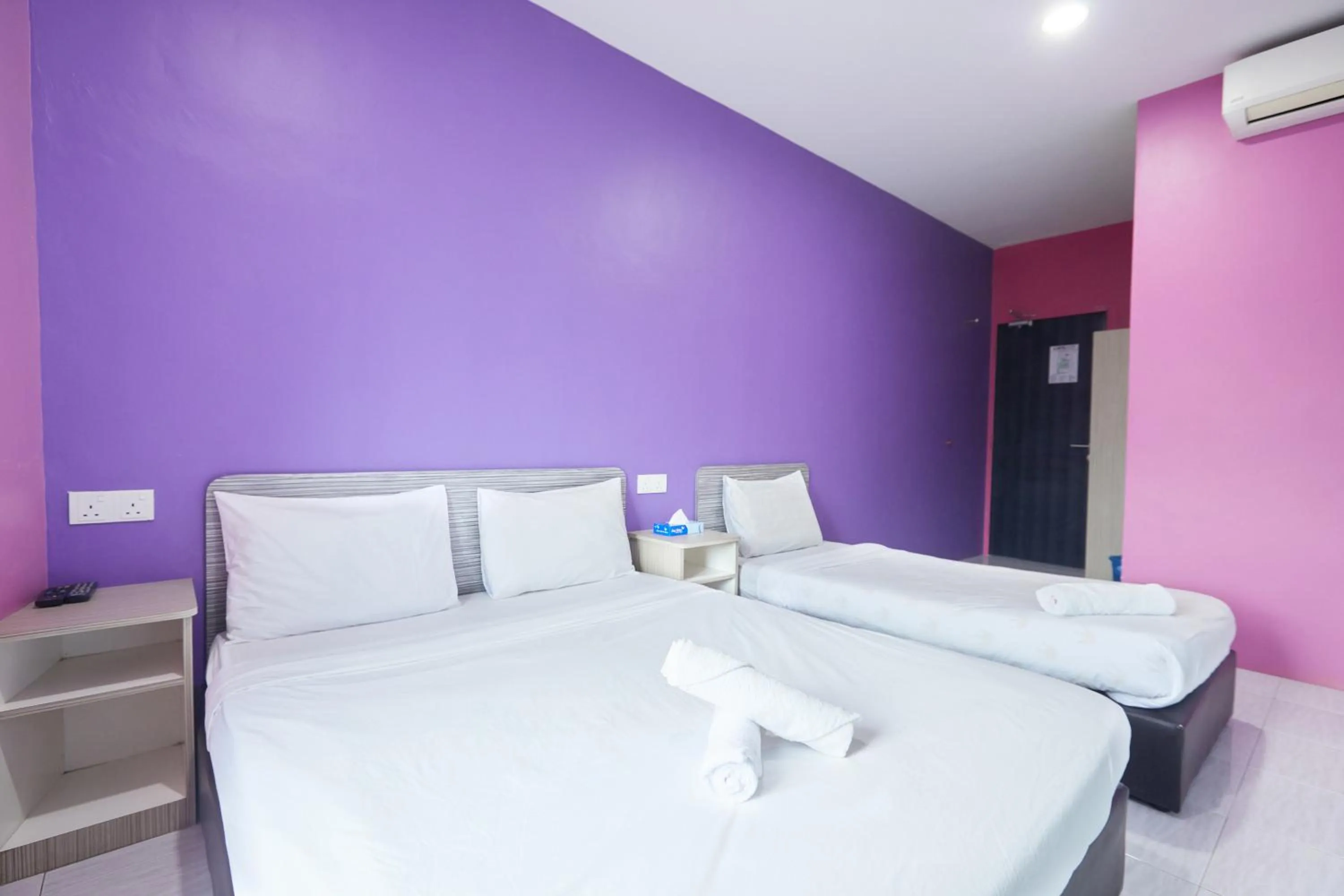 Bed in SY JERANTUT HOTEL