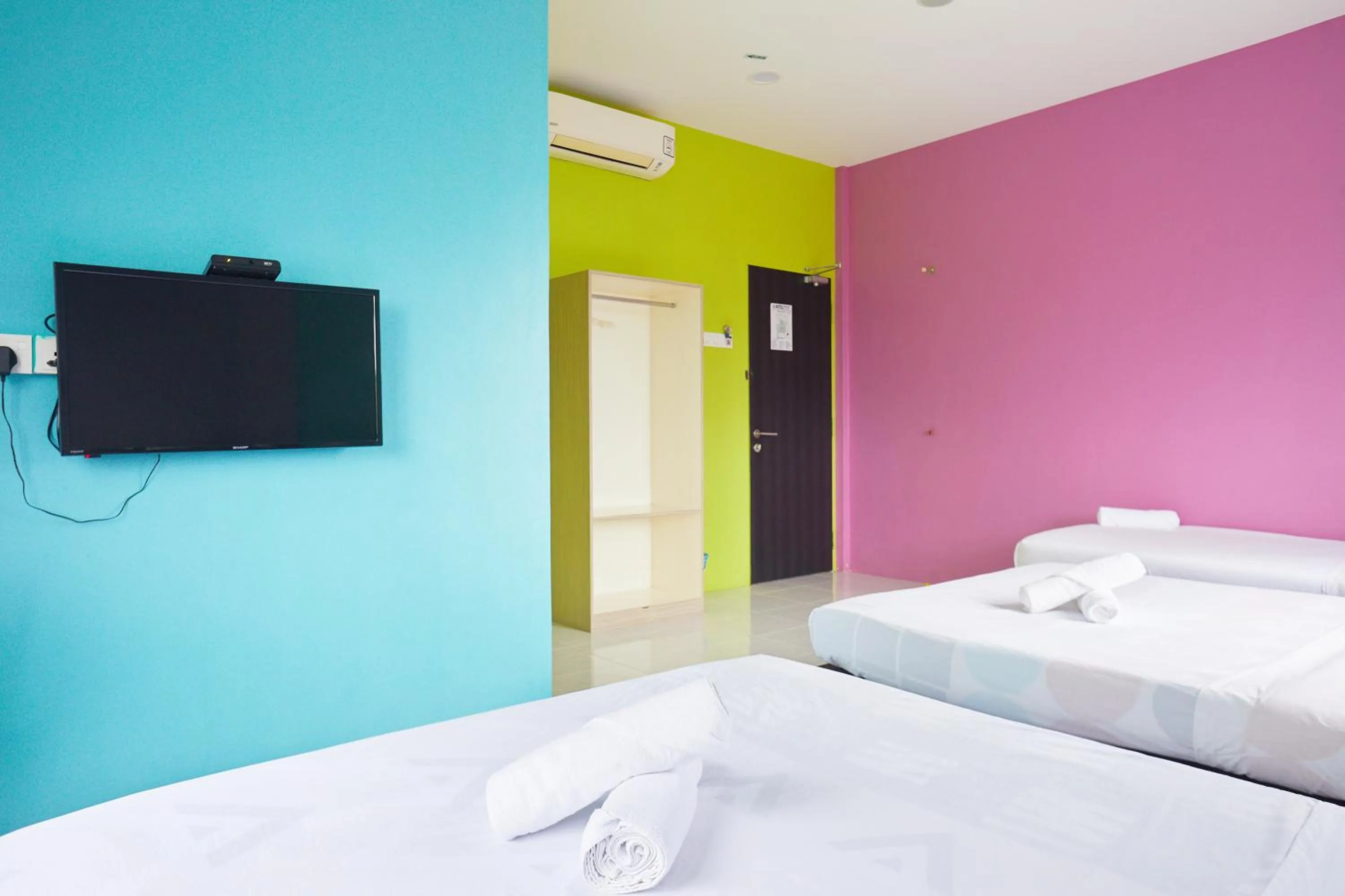 Bed in SY JERANTUT HOTEL