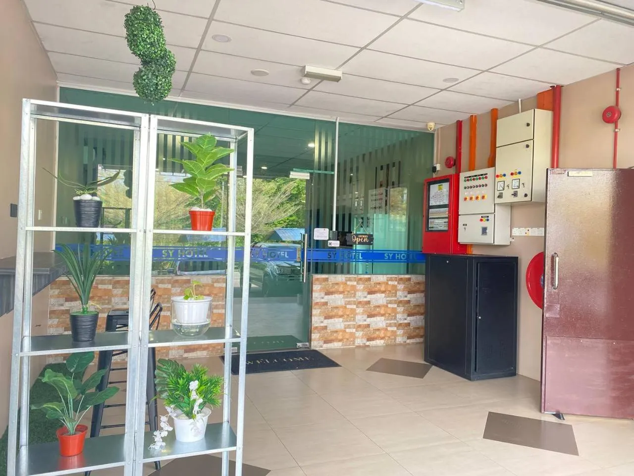 Facade/entrance in SY JERANTUT HOTEL