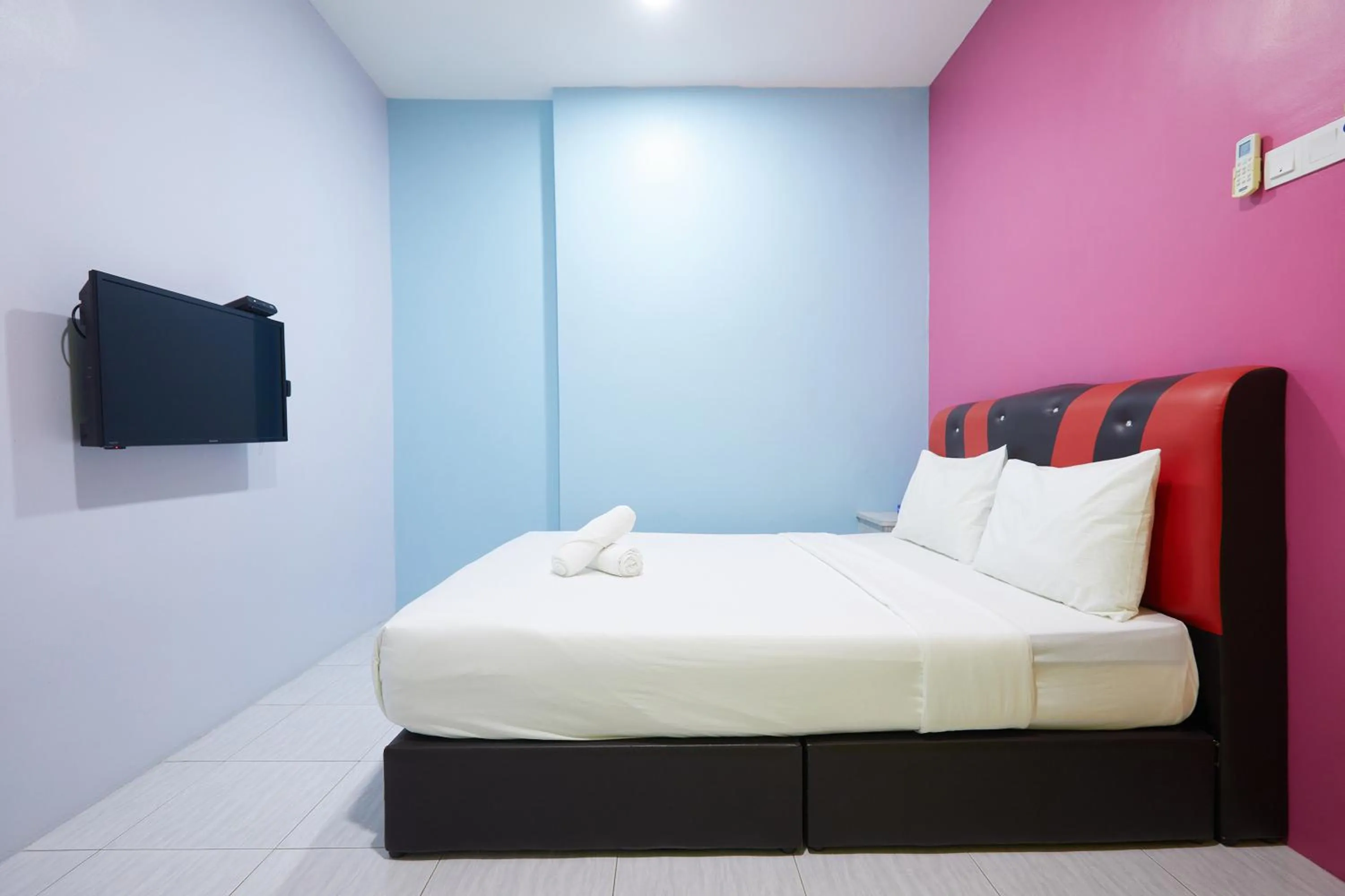 Bed in SY JERANTUT HOTEL