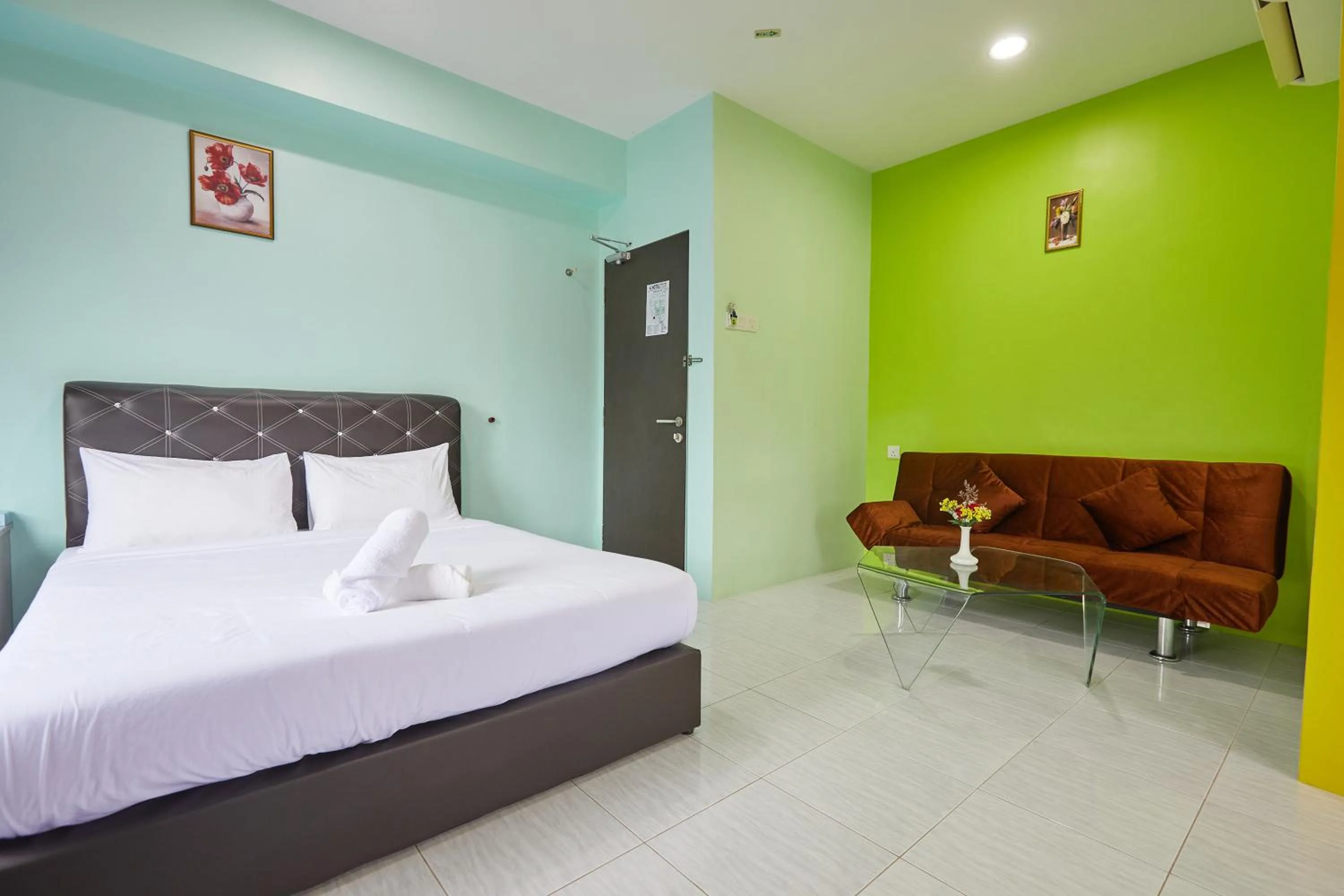 Bed in SY JERANTUT HOTEL