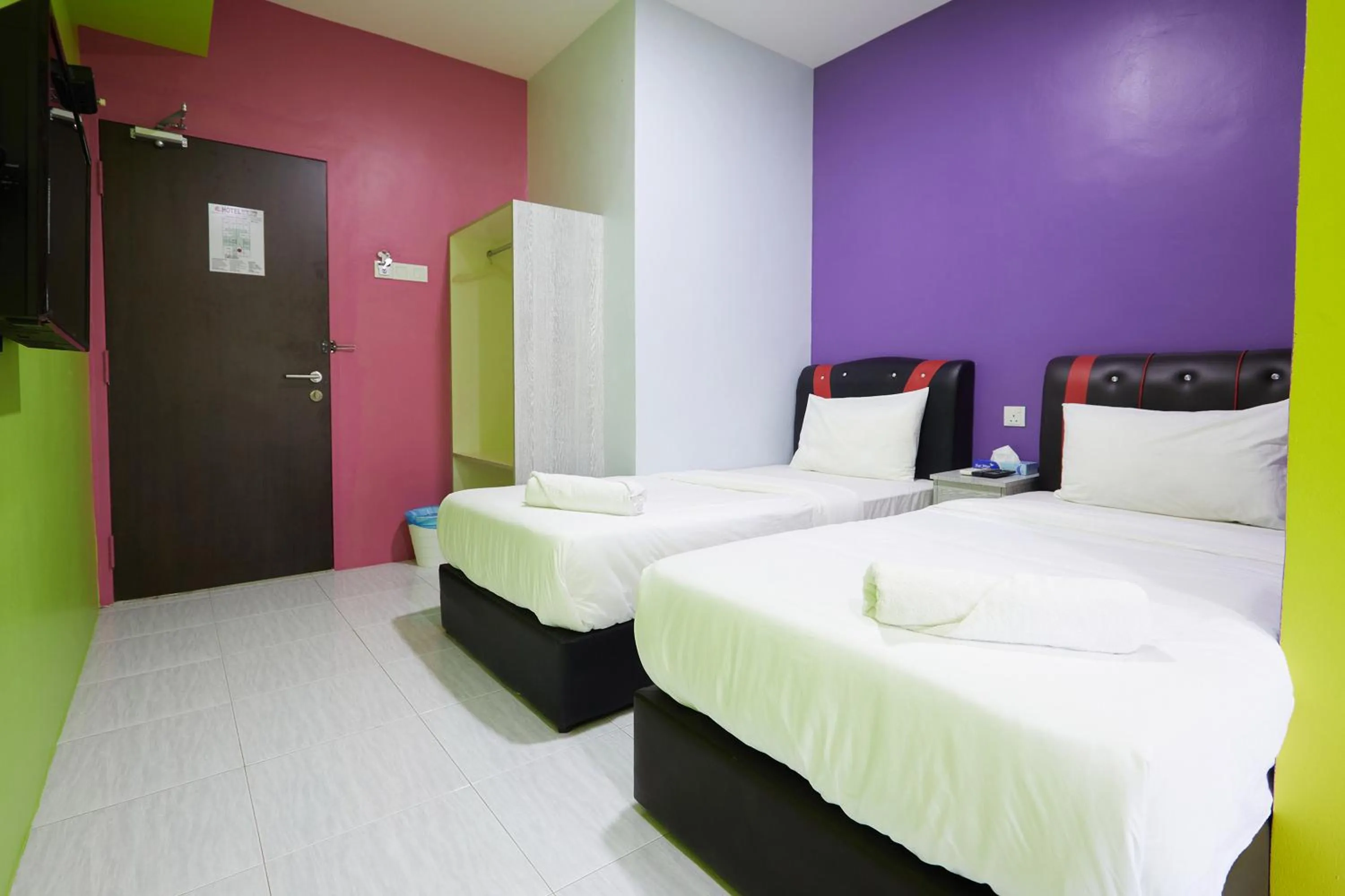 Bed in SY JERANTUT HOTEL