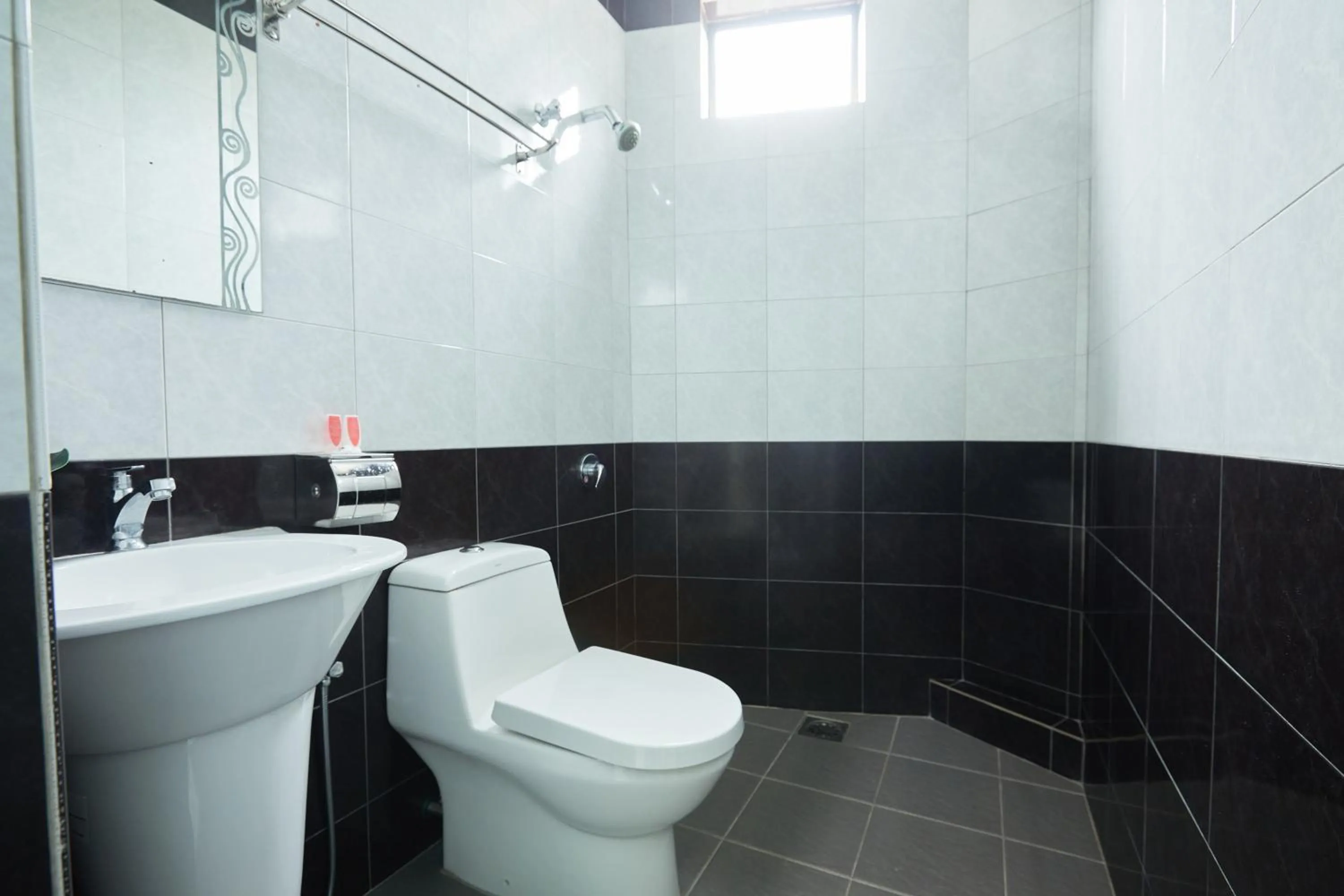 Bathroom in SY JERANTUT HOTEL