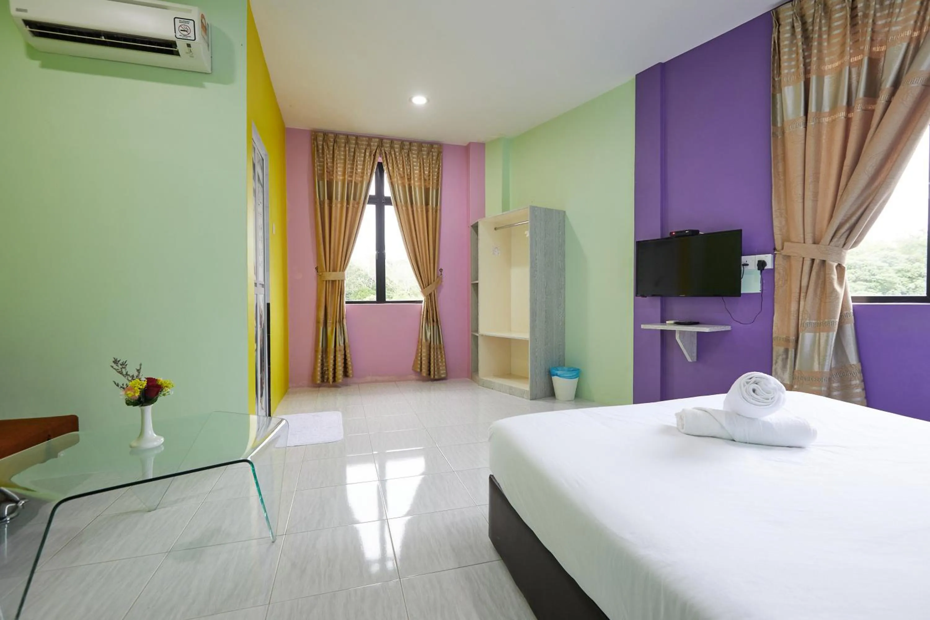 Bed in SY JERANTUT HOTEL