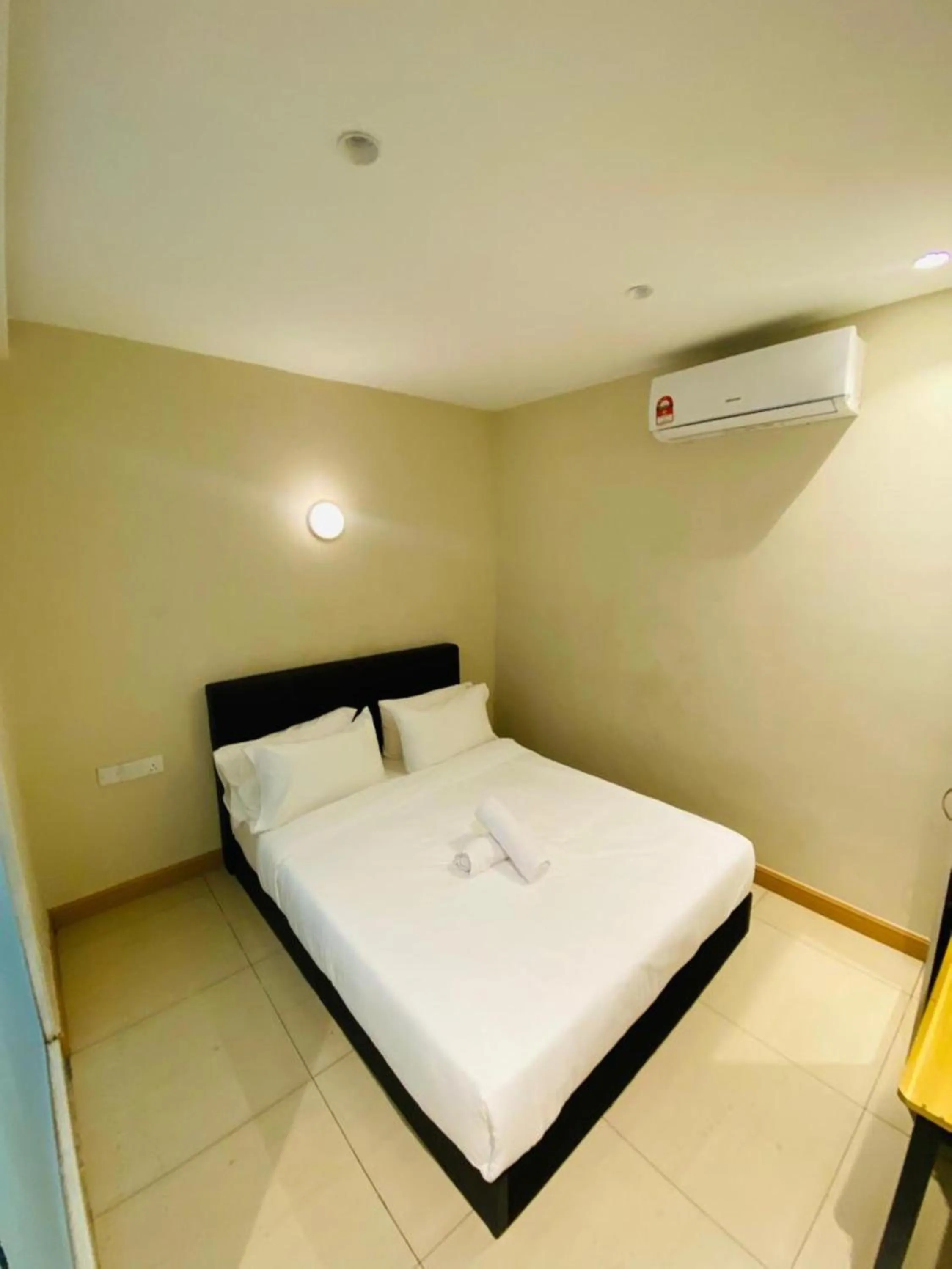 Swing & Pillows - Kota Damansara